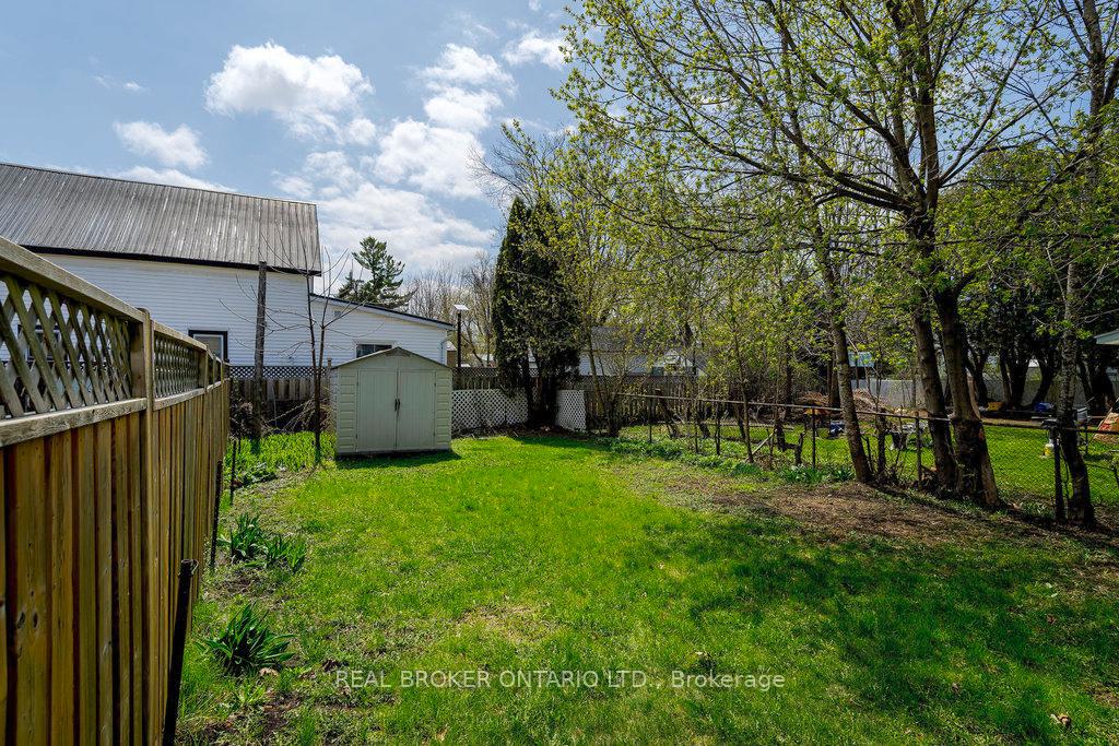 Photo 25 of 9 Lombard Street, Smiths Falls — HOMEH