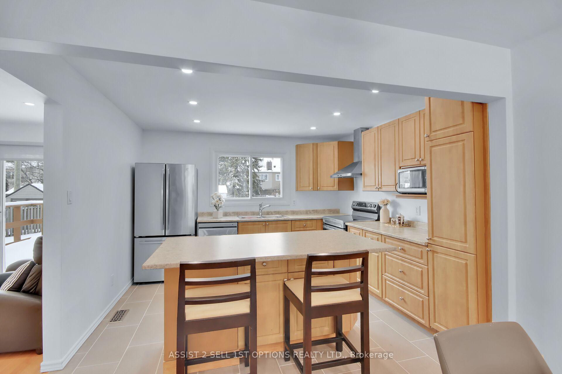 Photo 9 of 60 Shoreham Avenue, Ottawa, Craig Henry/Woodvale — HOMEH