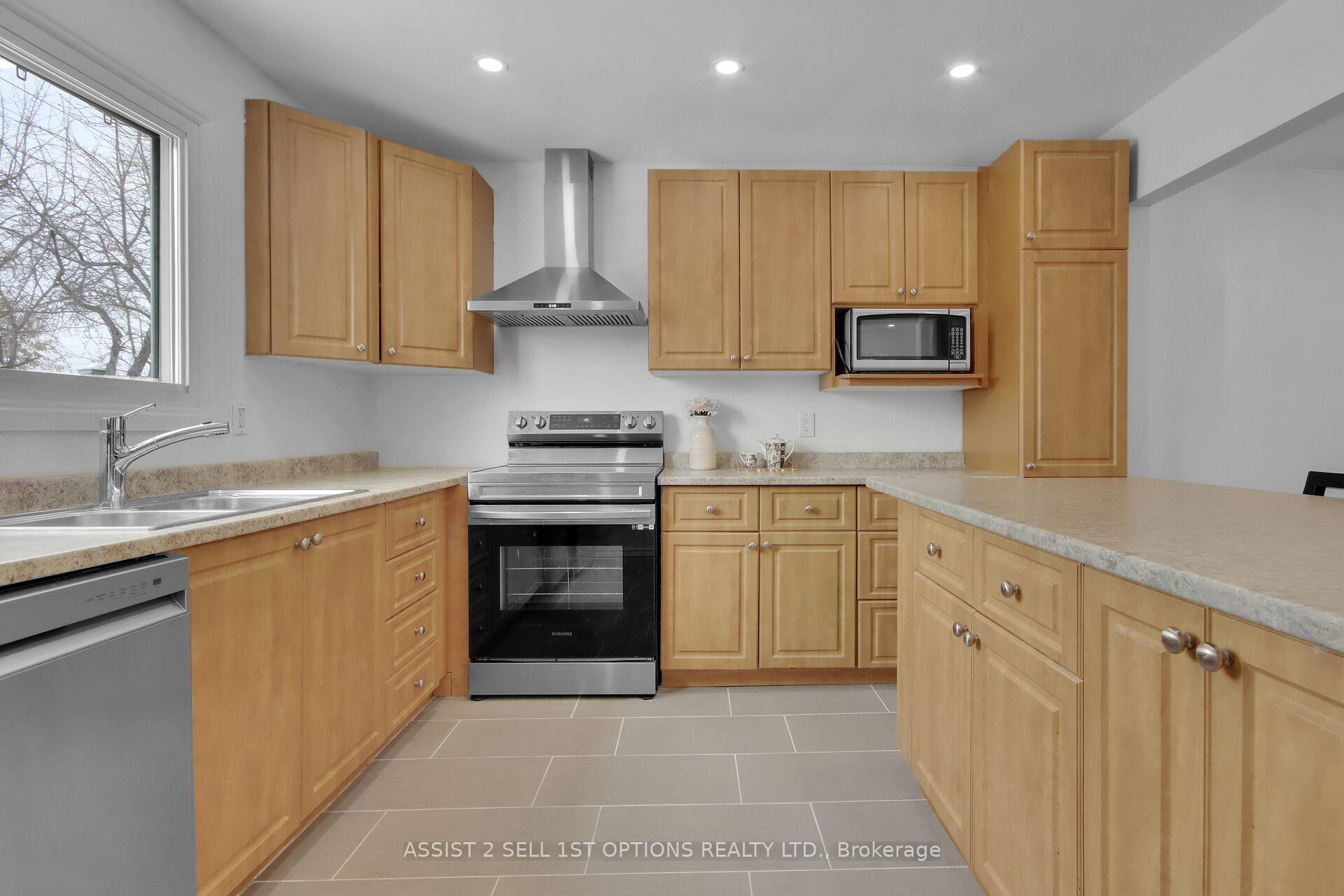 Photo 11 of 60 Shoreham Avenue, Ottawa, Craig Henry/Woodvale — HOMEH