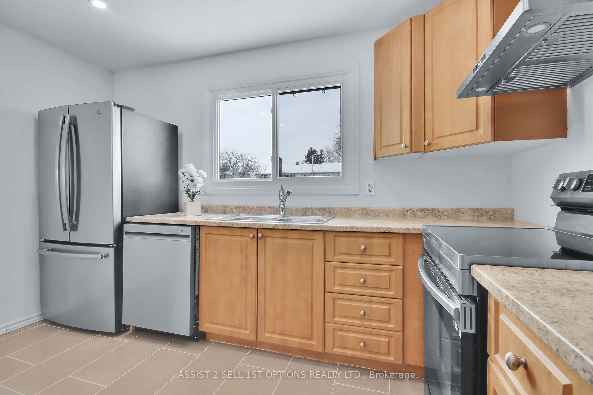 Photo 12 of 60 Shoreham Avenue, Ottawa, Craig Henry/Woodvale — HOMEH