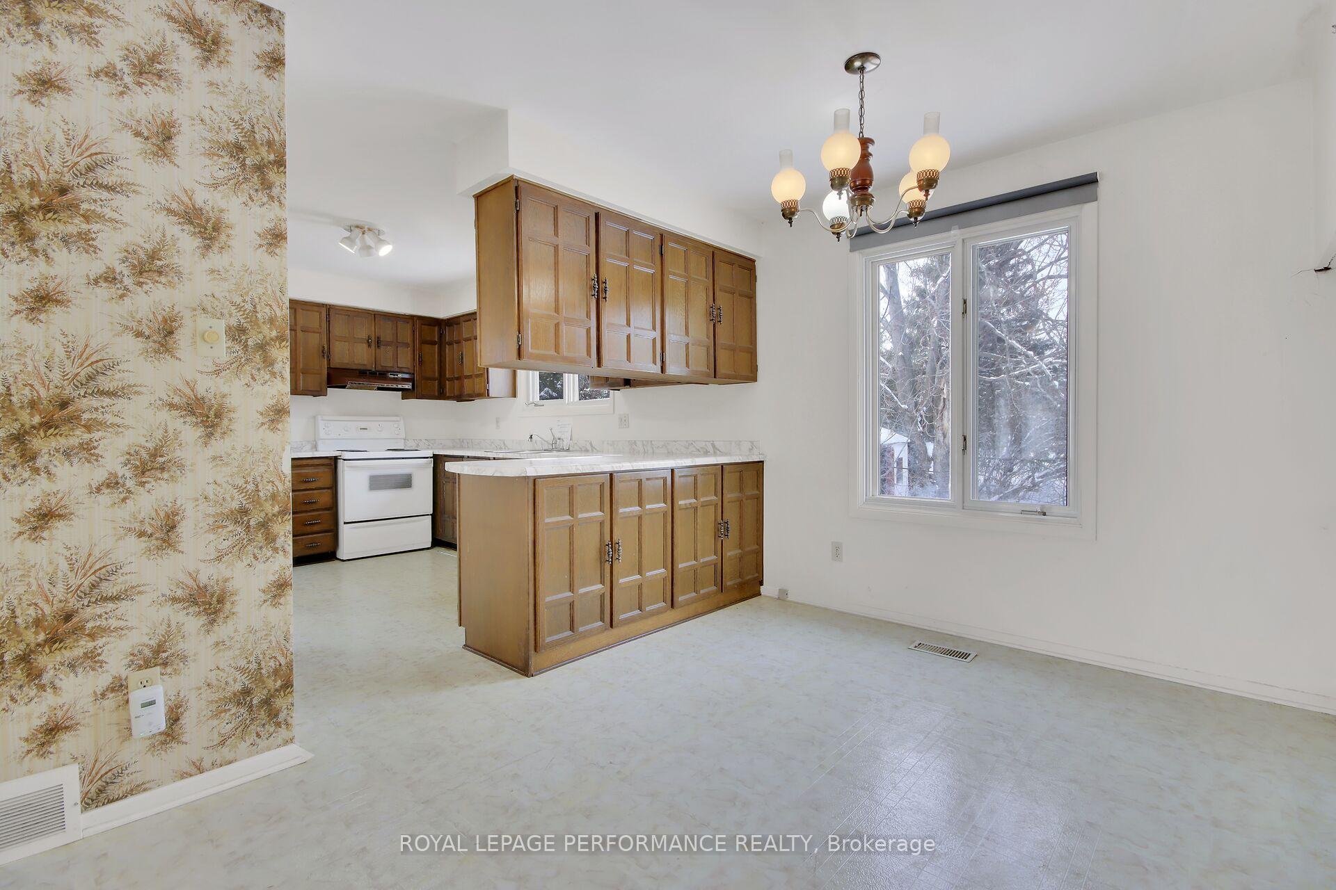 Photo 9 of 21 Nancy Avenue, Ottawa, Sheahan Estates/Trend Village — HOMEH