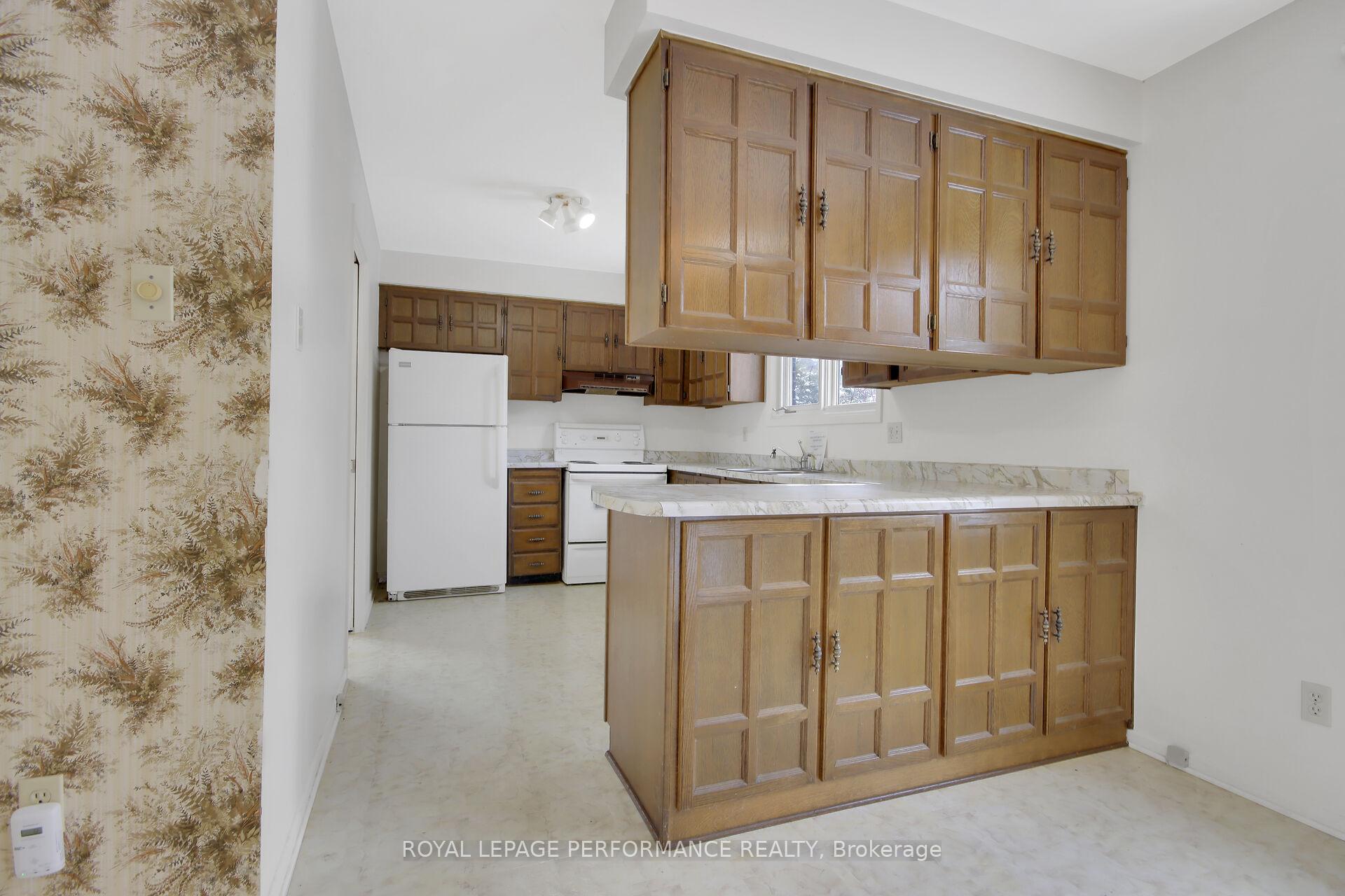 Photo 10 of 21 Nancy Avenue, Ottawa, Sheahan Estates/Trend Village — HOMEH