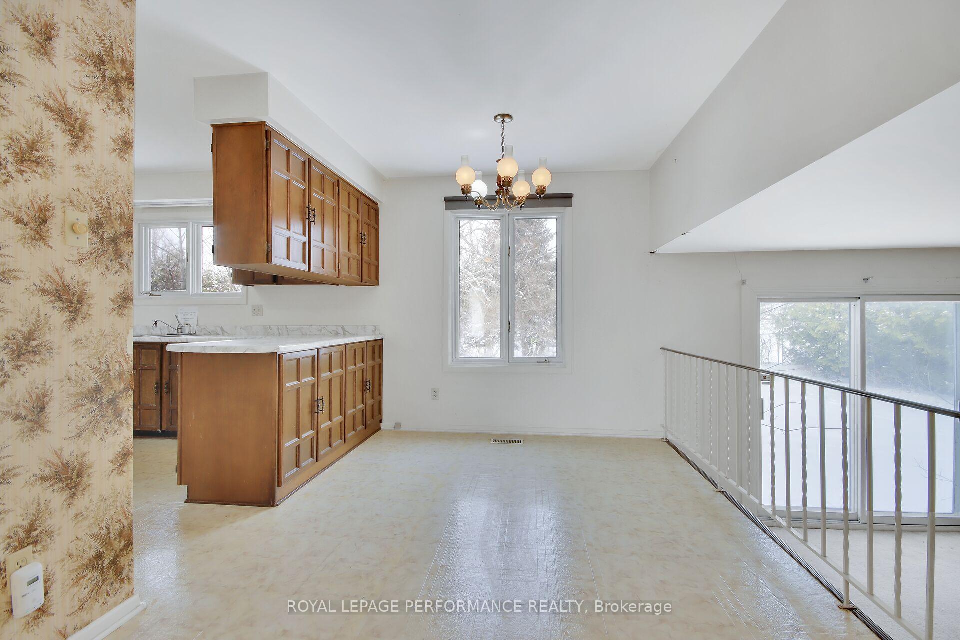 Photo 12 of 21 Nancy Avenue, Ottawa, Sheahan Estates/Trend Village — HOMEH