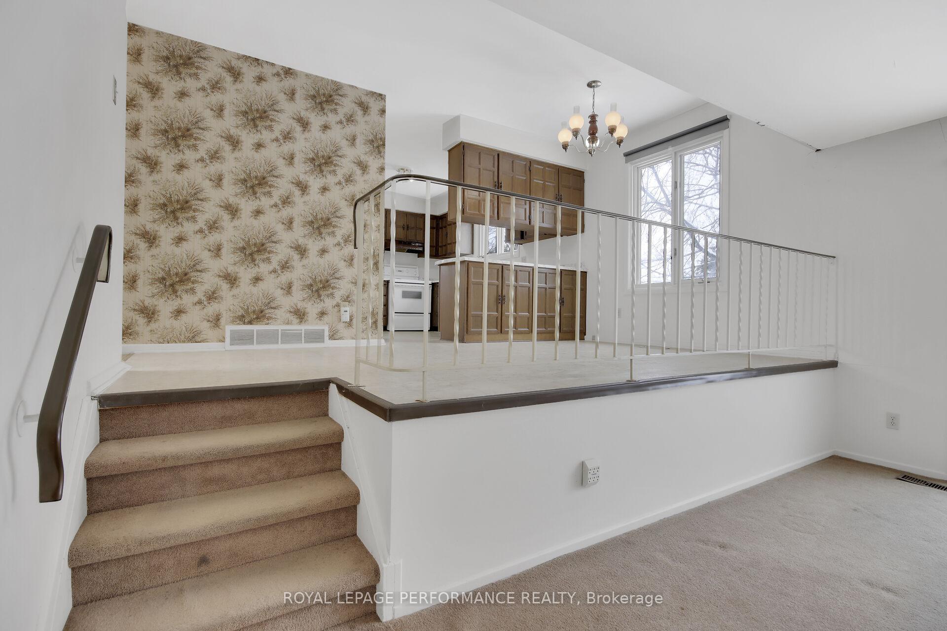Photo 14 of 21 Nancy Avenue, Ottawa, Sheahan Estates/Trend Village — HOMEH