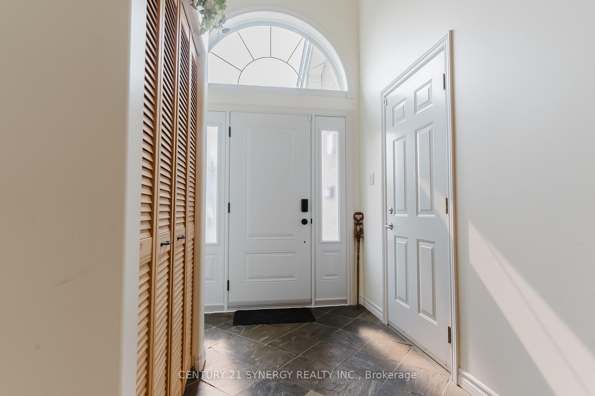 Photo 3 of 113 Merrick Street, Smiths Falls — HOMEH