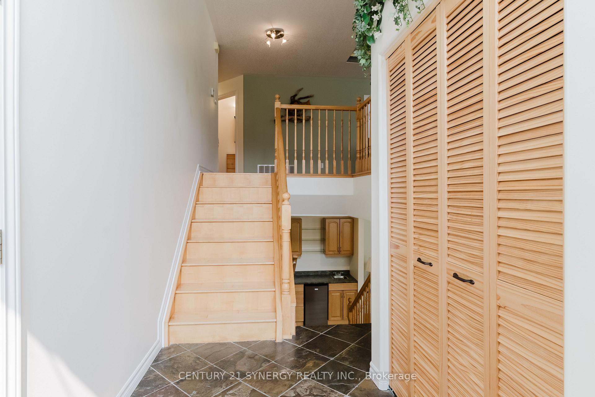 Photo 4 of 113 Merrick Street, Smiths Falls — HOMEH