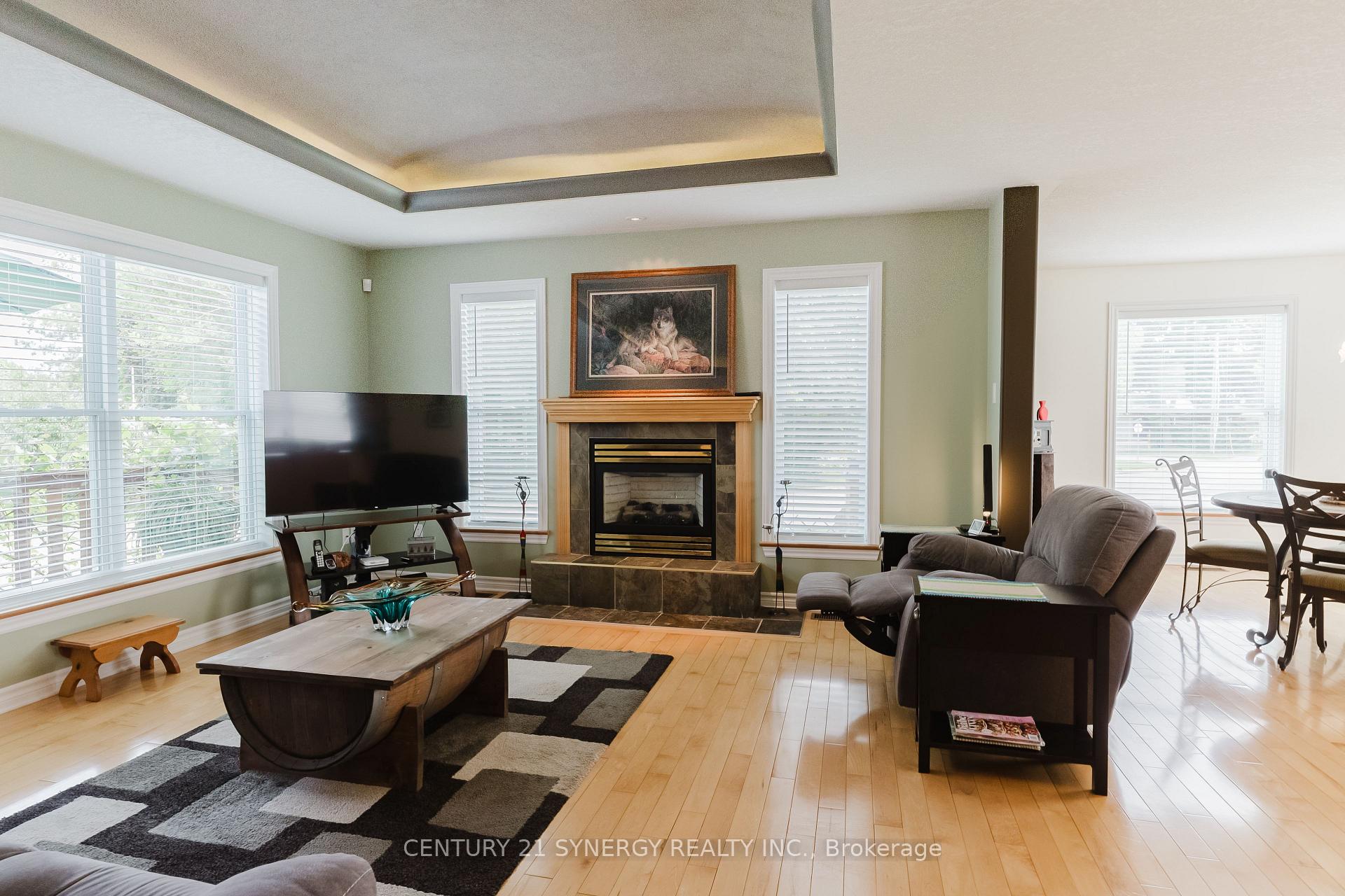 Photo 5 of 113 Merrick Street, Smiths Falls — HOMEH