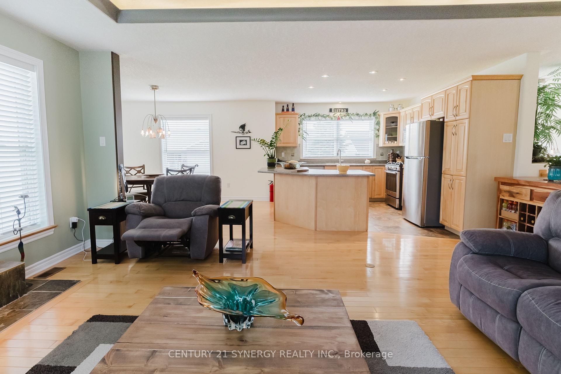 Photo 7 of 113 Merrick Street, Smiths Falls — HOMEH