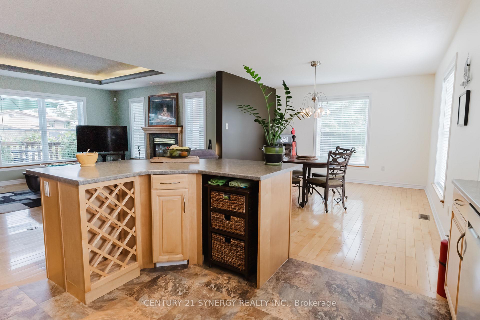 Photo 9 of 113 Merrick Street, Smiths Falls — HOMEH