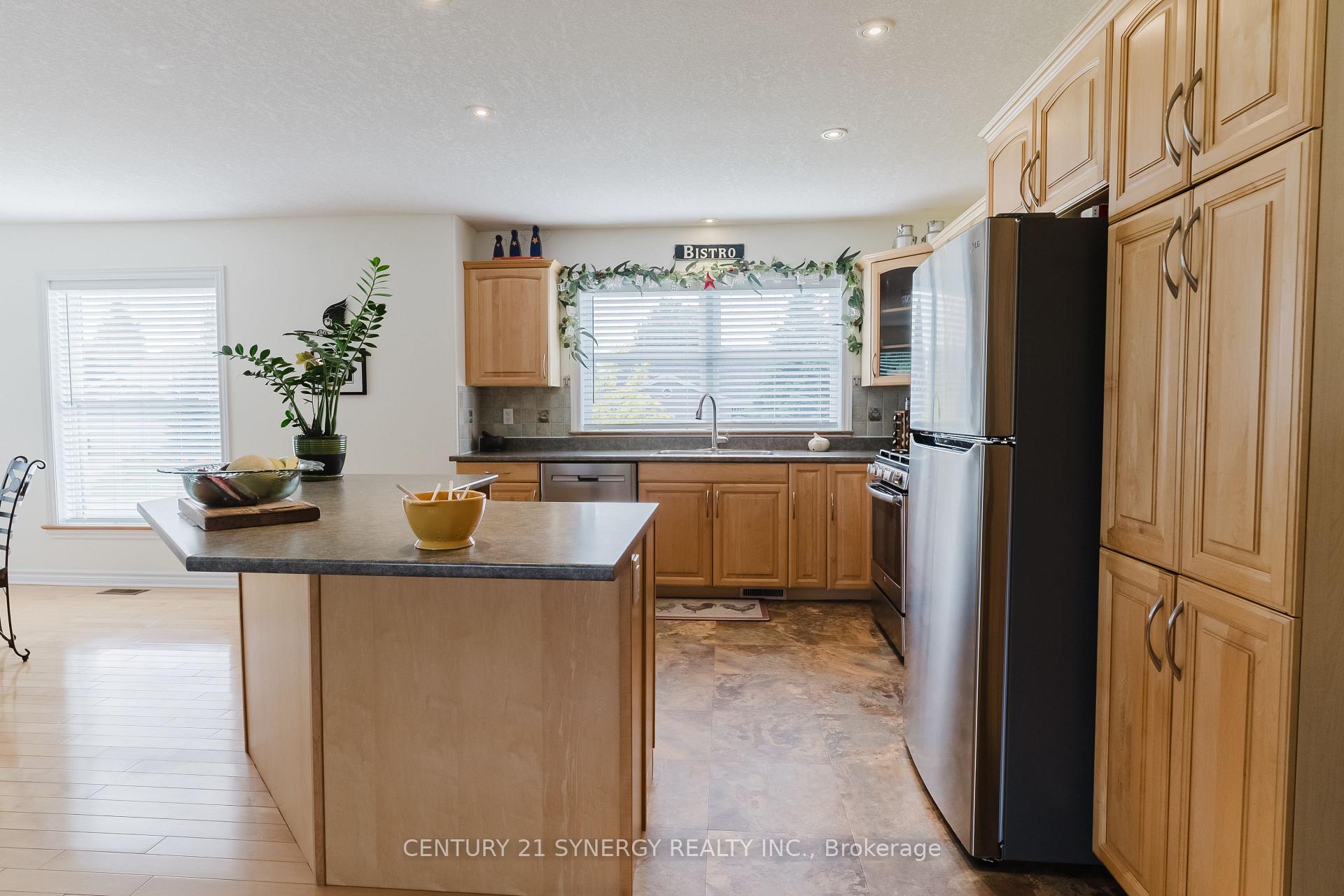 Photo 12 of 113 Merrick Street, Smiths Falls — HOMEH
