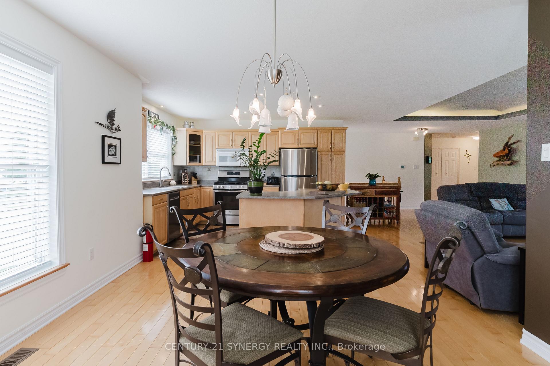 Photo 13 of 113 Merrick Street, Smiths Falls — HOMEH