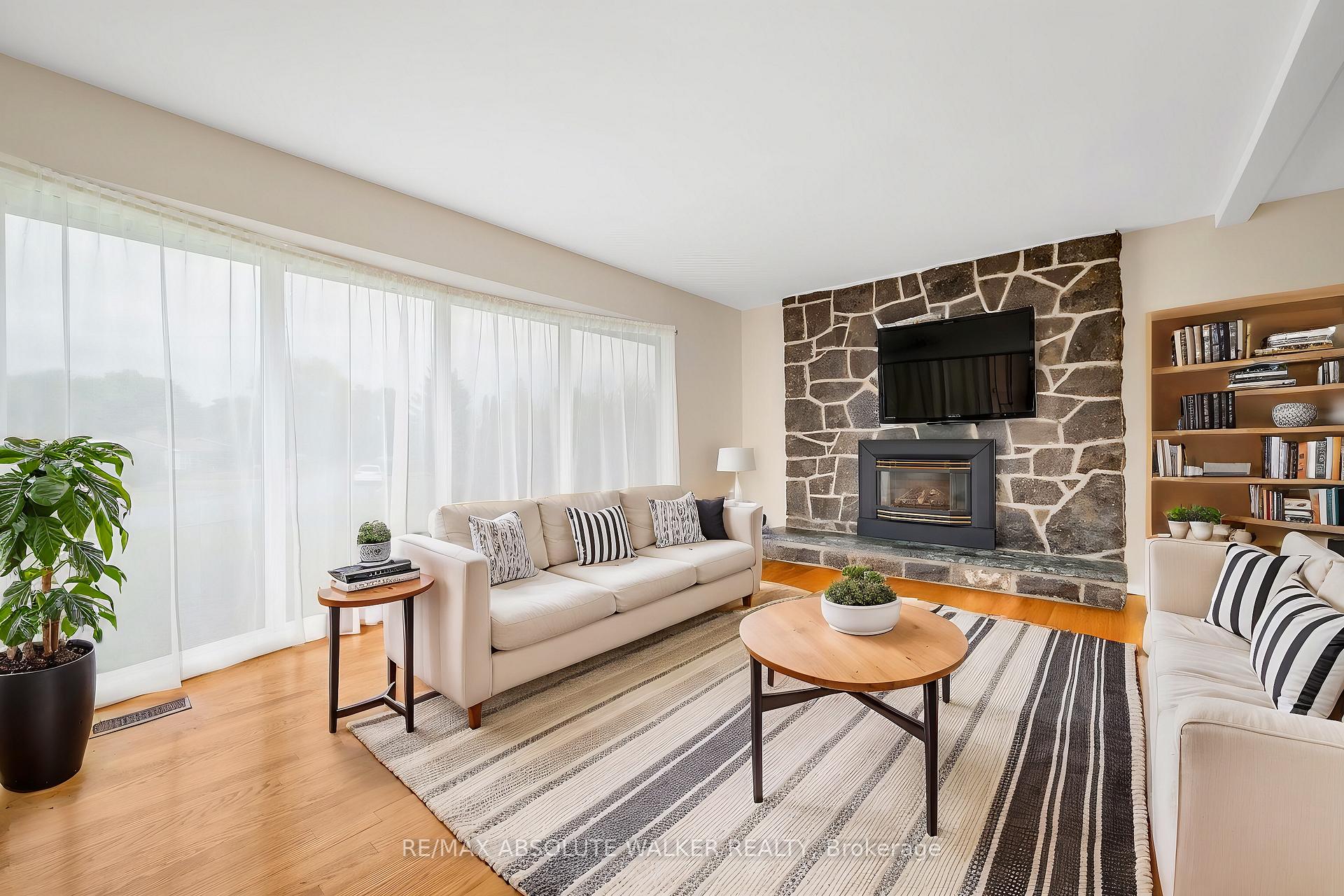 Photo 4 of 56 Millford Avenue, Ottawa, Manordale — HOMEH