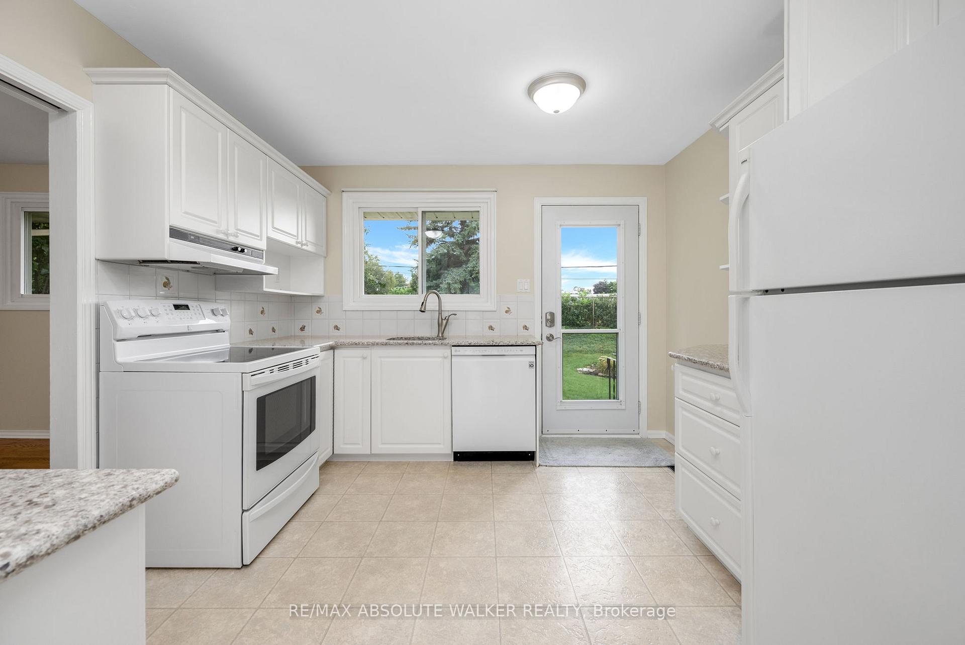 Photo 10 of 56 Millford Avenue, Ottawa, Manordale — HOMEH