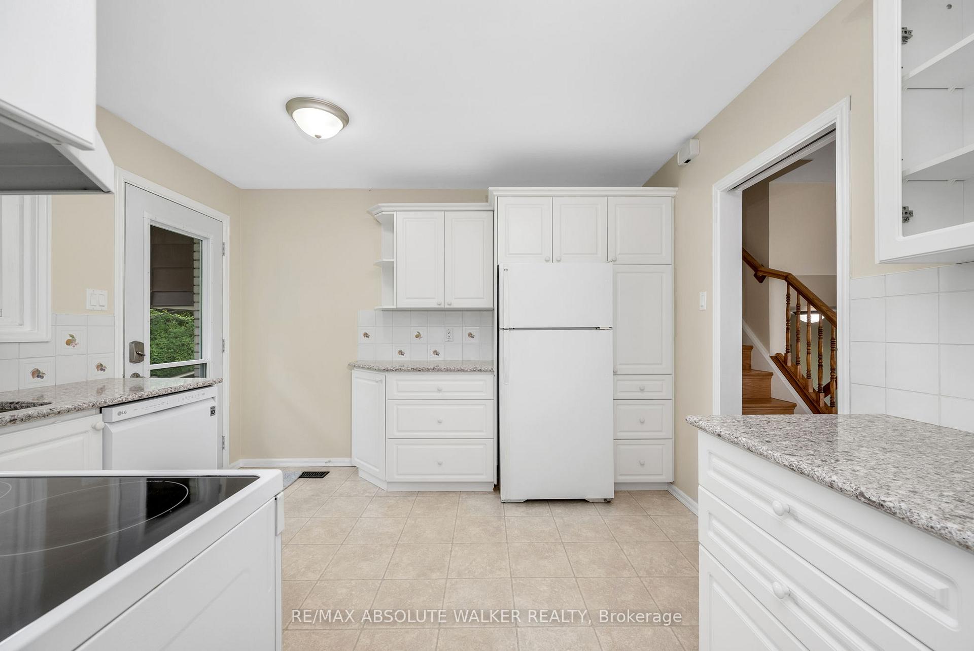 Photo 11 of 56 Millford Avenue, Ottawa, Manordale — HOMEH