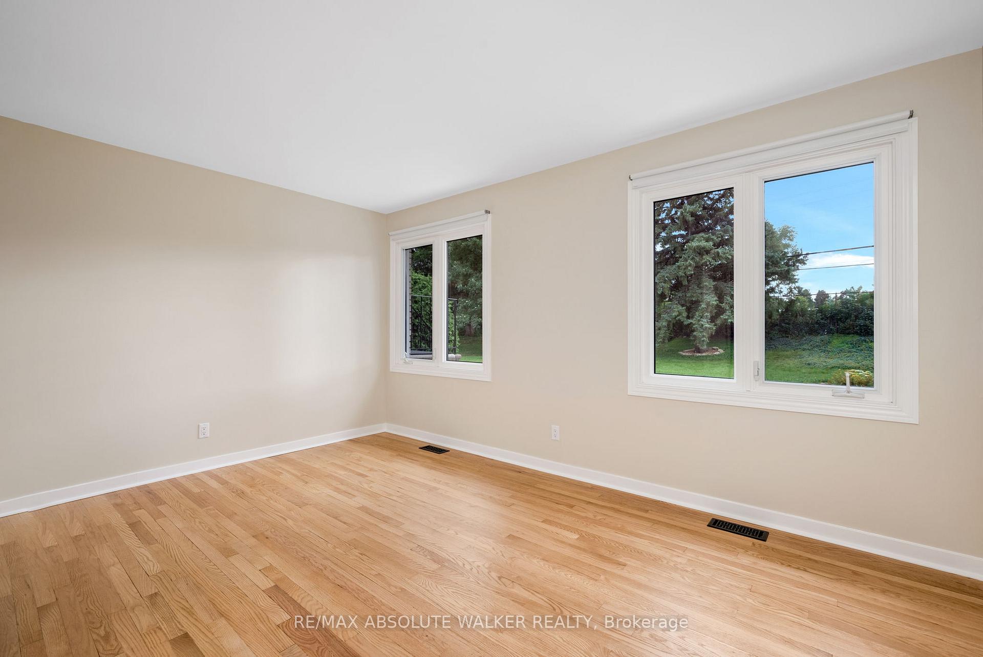 Photo 13 of 56 Millford Avenue, Ottawa, Manordale — HOMEH