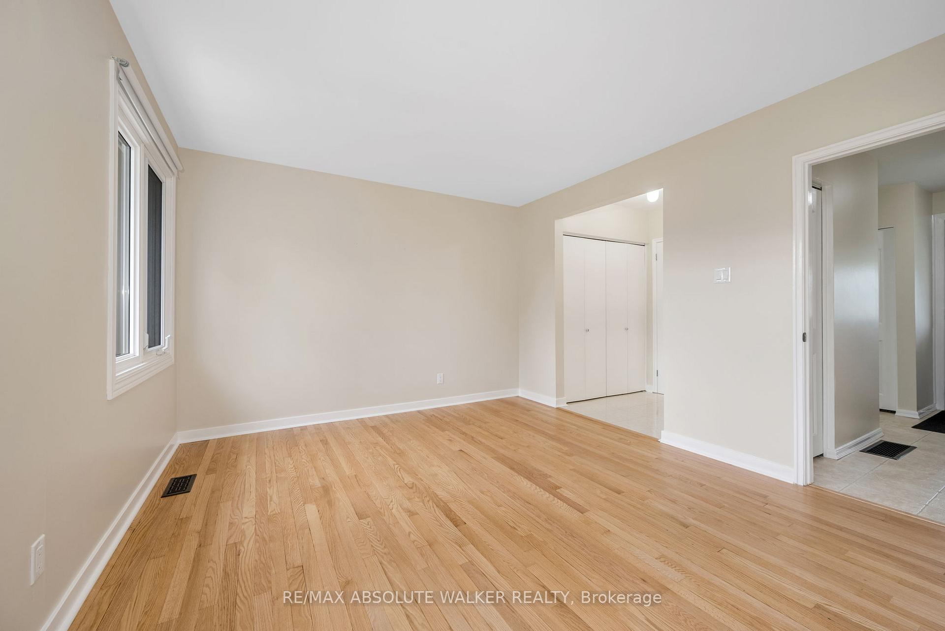 Photo 15 of 56 Millford Avenue, Ottawa, Manordale — HOMEH