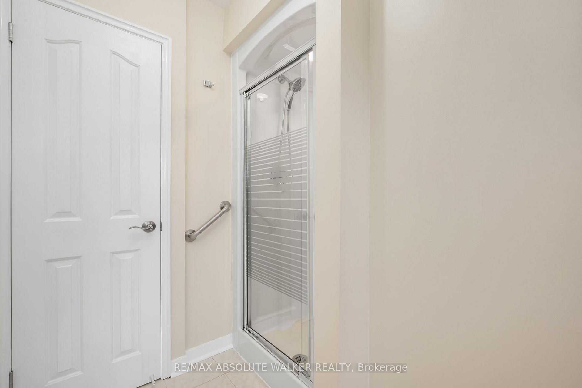 Photo 17 of 56 Millford Avenue, Ottawa, Manordale — HOMEH