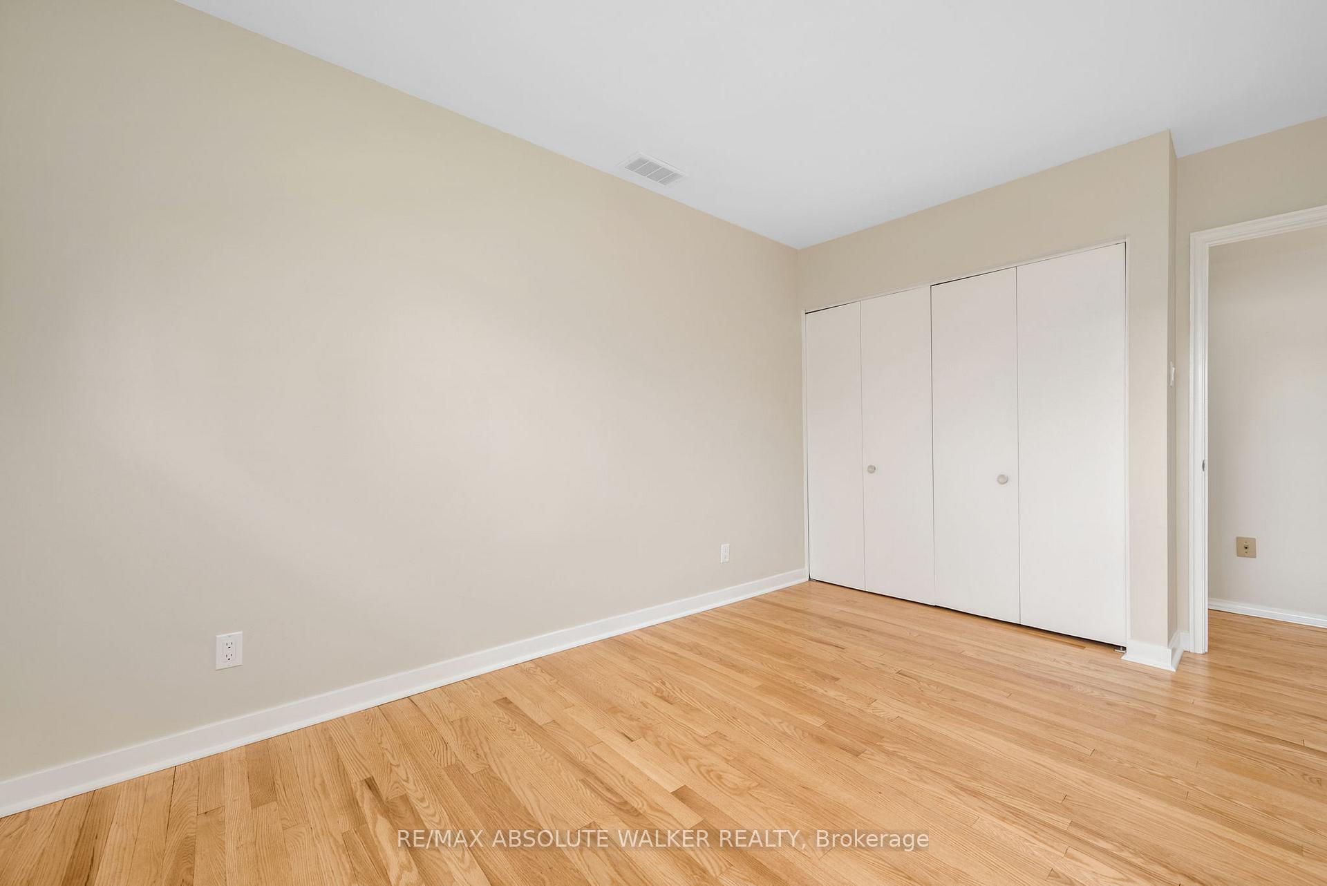 Photo 18 of 56 Millford Avenue, Ottawa, Manordale — HOMEH