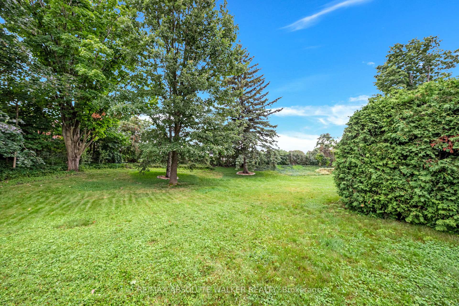 Photo 32 of 56 Millford Avenue, Ottawa, Manordale — HOMEH