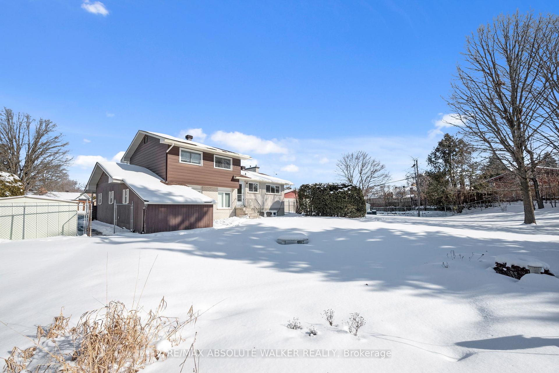 Photo 34 of 56 Millford Avenue, Ottawa, Manordale — HOMEH