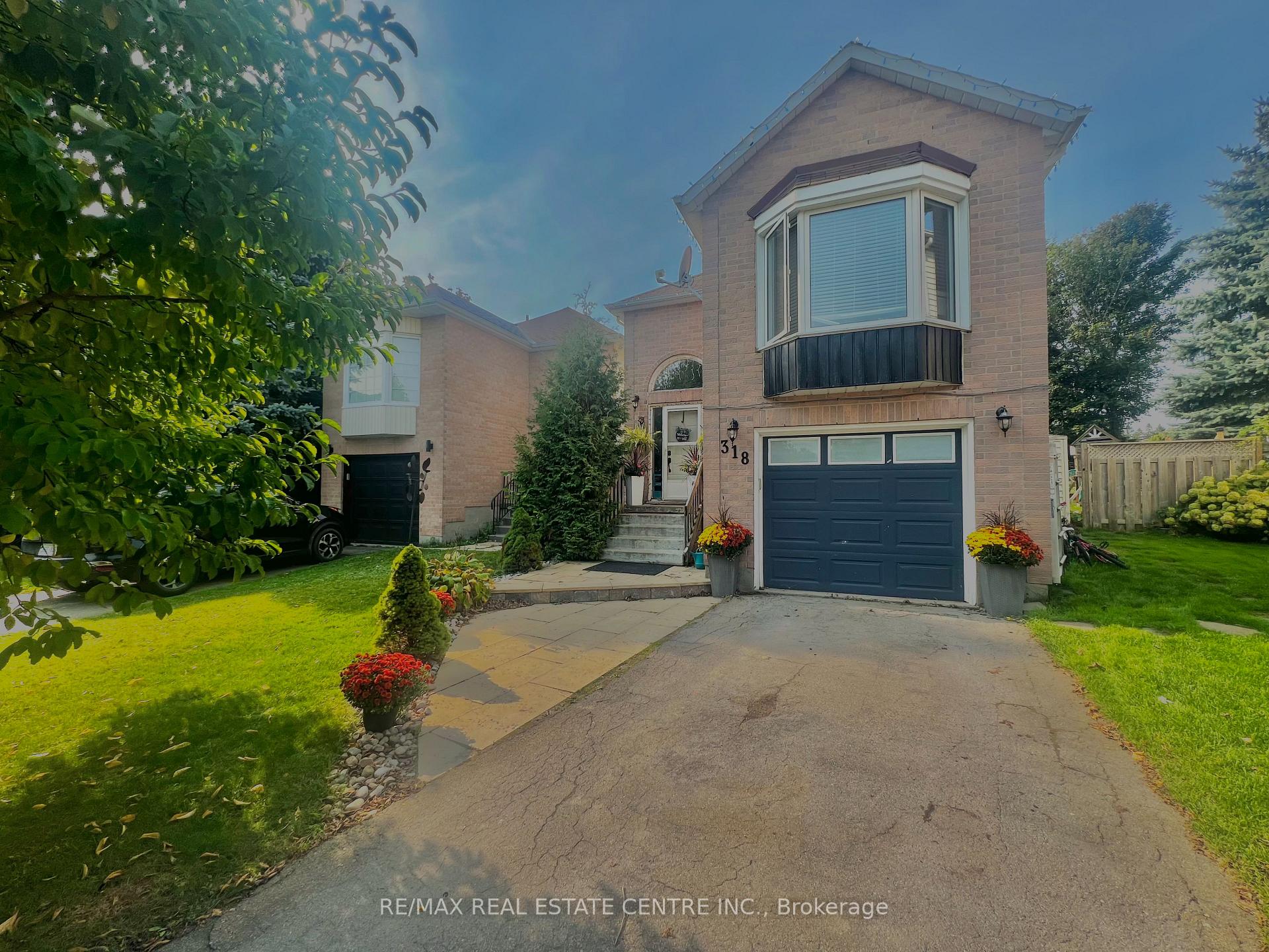 Front of 318 Shelburne Place