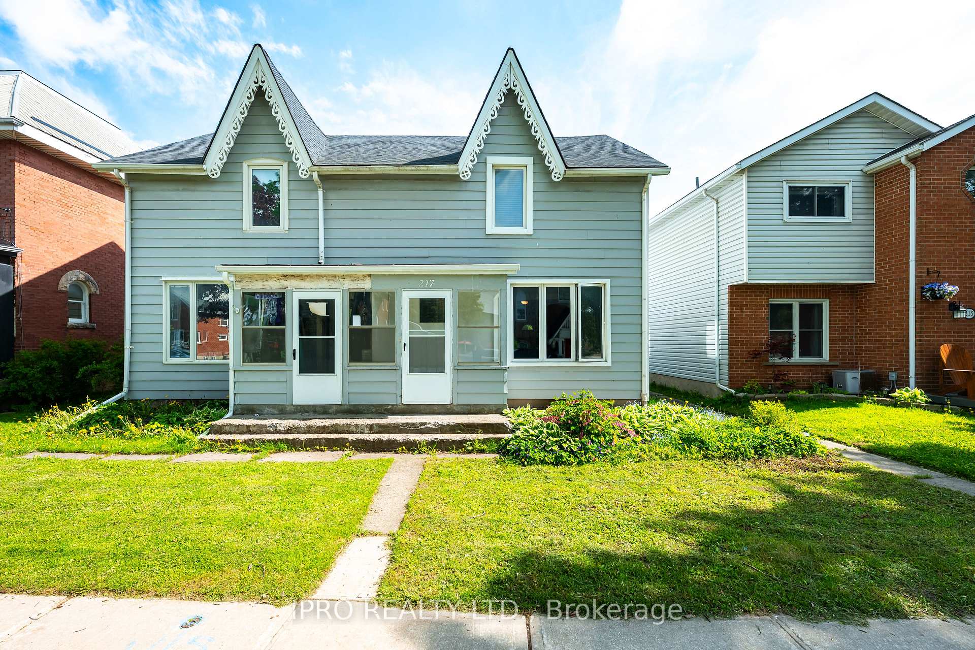 Front of 217 Main Street W