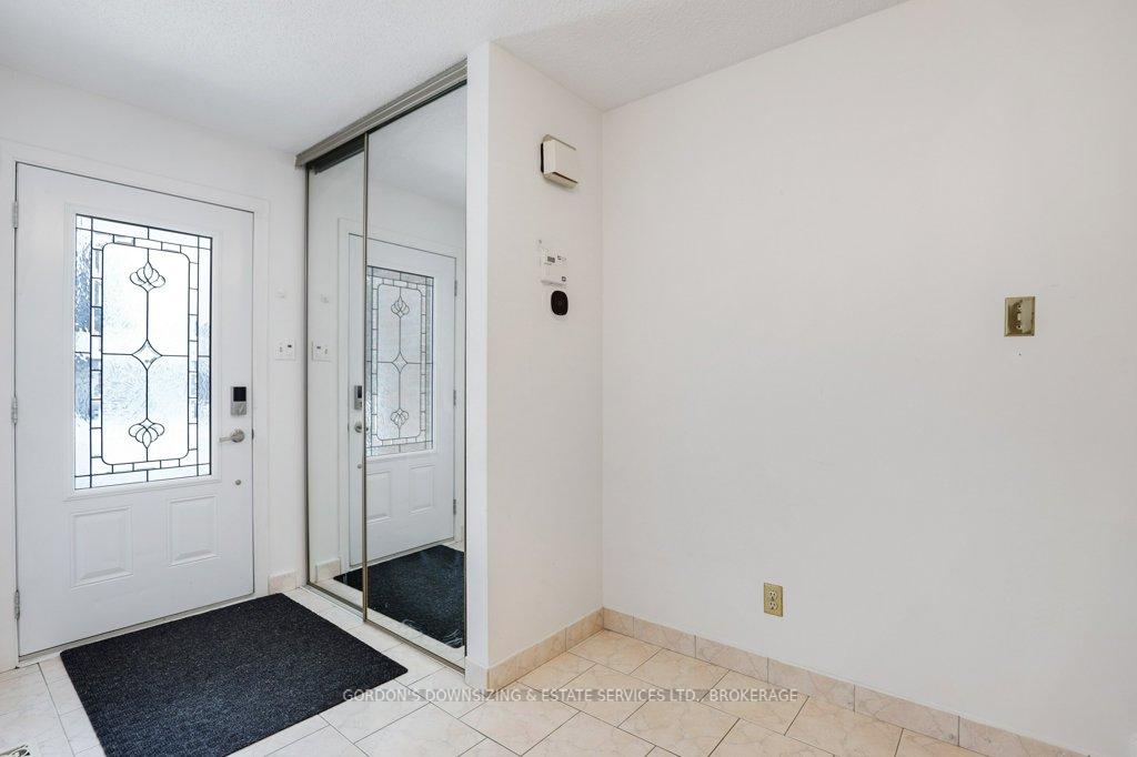 Photo 4 of 30 Ardell Grove, Ottawa, Craig Henry/Woodvale — HOMEH