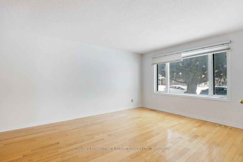 Photo 7 of 30 Ardell Grove, Ottawa, Craig Henry/Woodvale — HOMEH