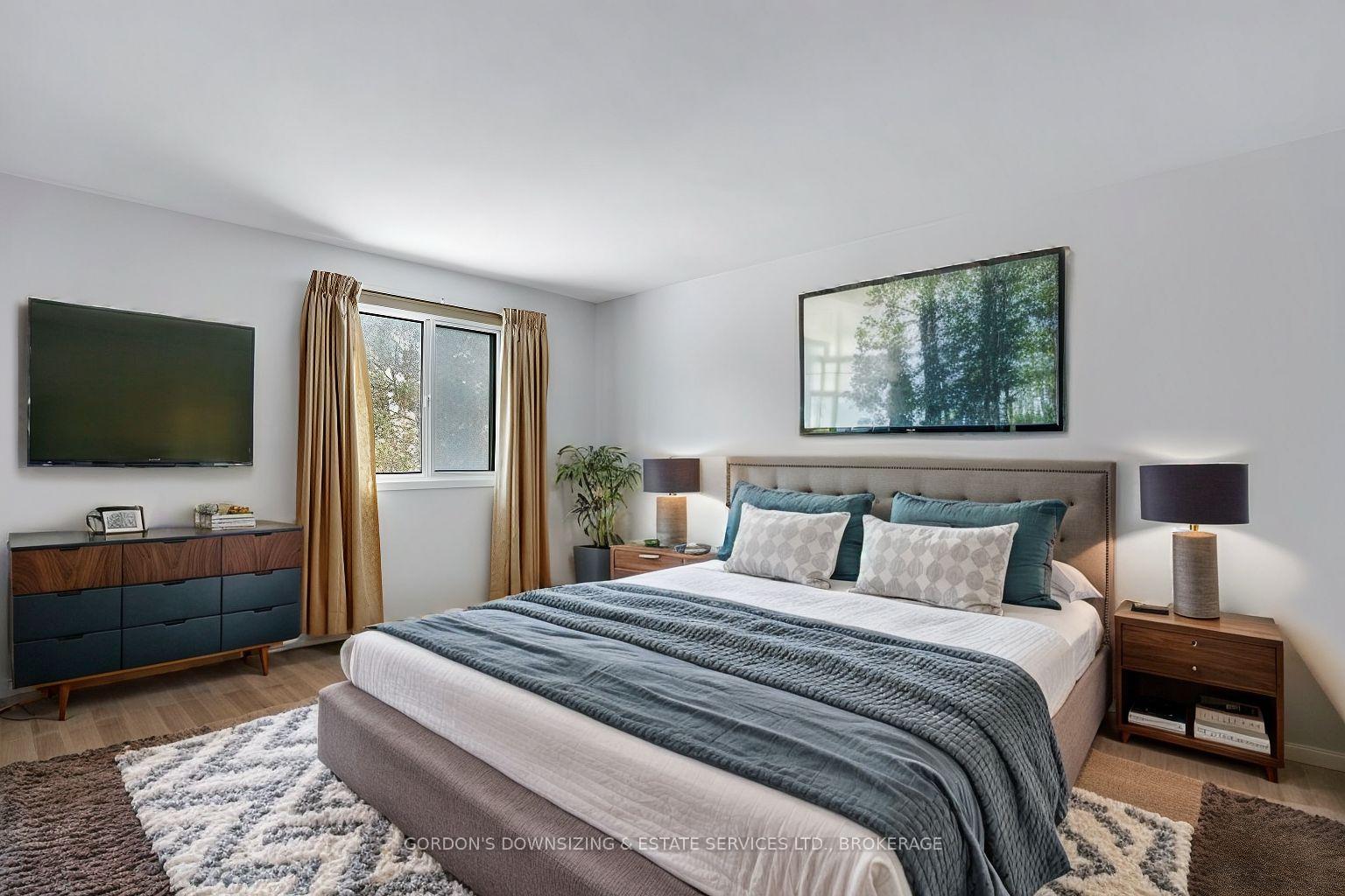 Photo 22 of 30 Ardell Grove, Ottawa, Craig Henry/Woodvale — HOMEH