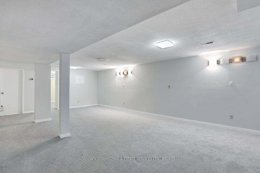 Photo 33 of 30 Ardell Grove, Ottawa, Craig Henry/Woodvale — HOMEH