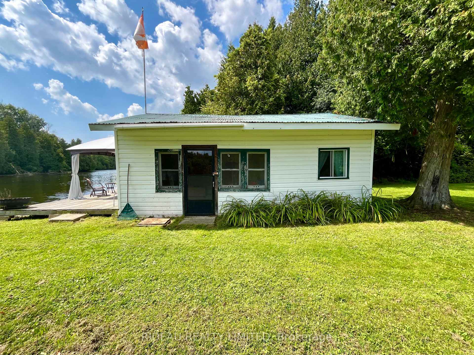 Photo 1 of 121 Rivers Edge Road, Smiths Falls — HOMEH