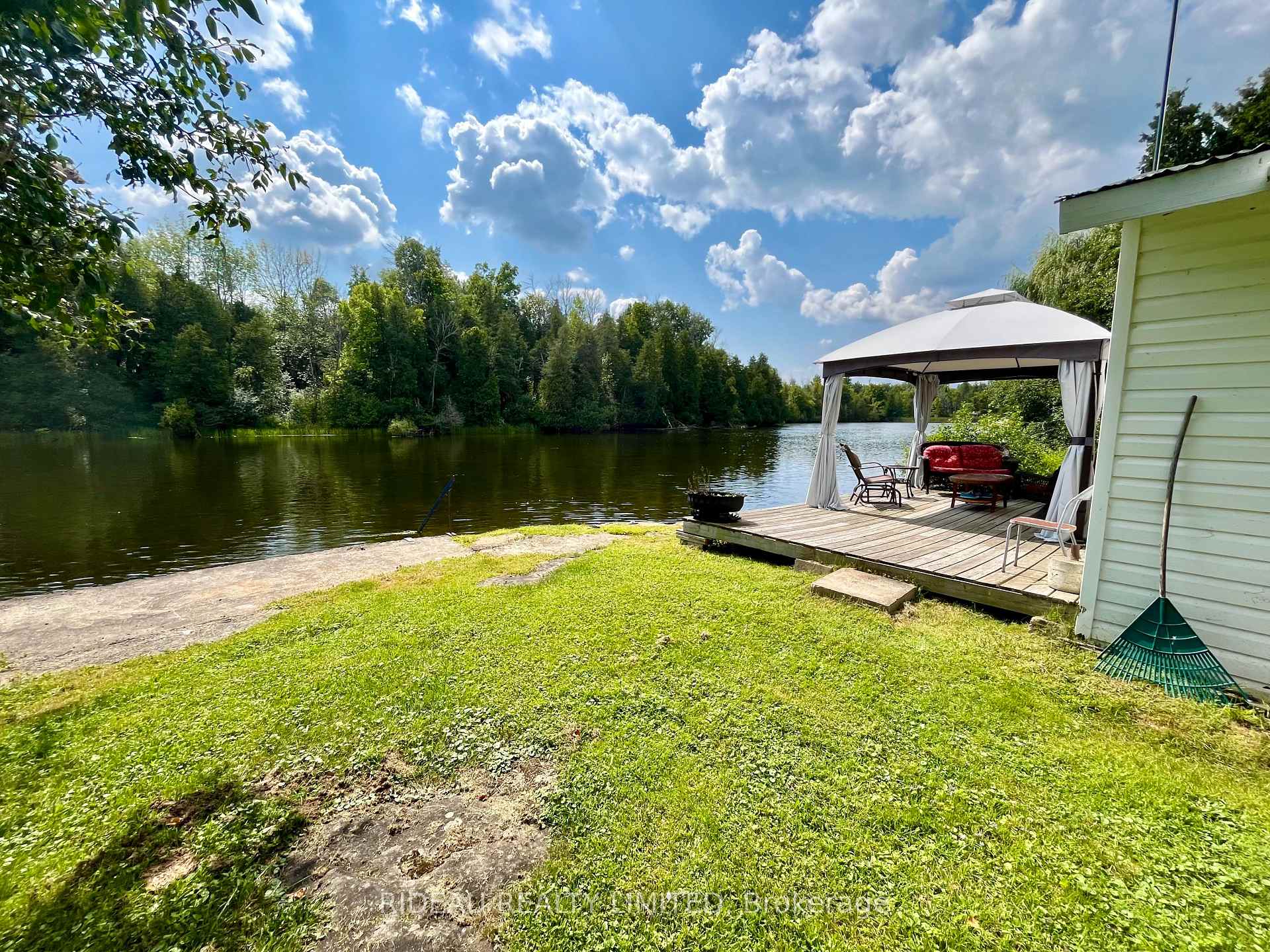 Photo 2 of 121 Rivers Edge Road, Smiths Falls — HOMEH