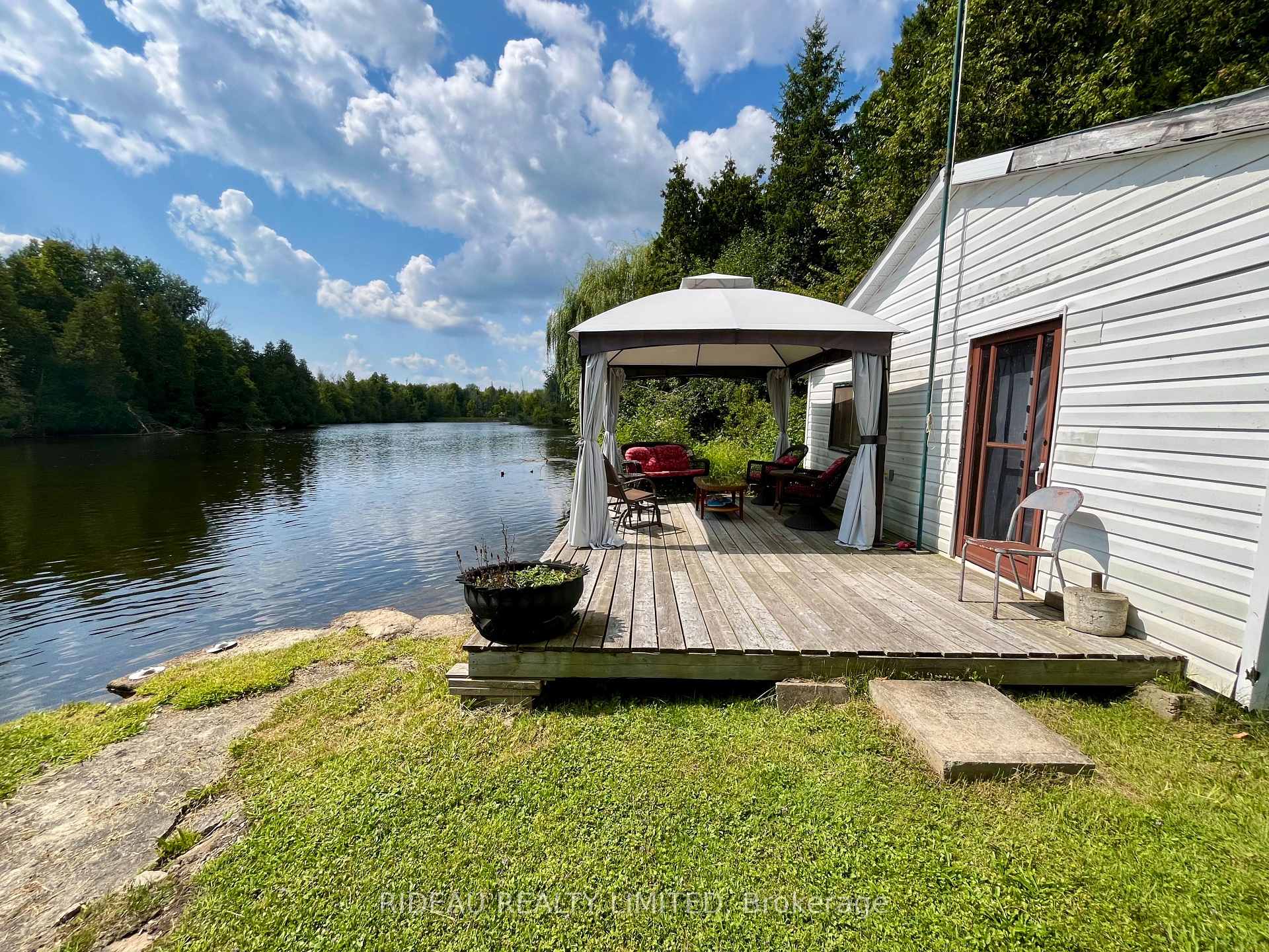 Photo 3 of 121 Rivers Edge Road, Smiths Falls — HOMEH