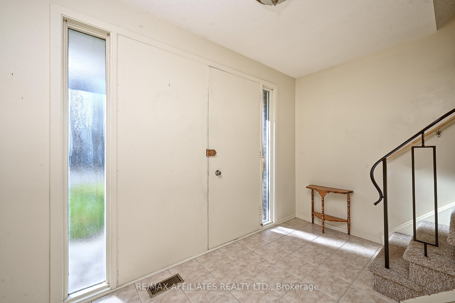 Photo 2 of 57 Meadowbank Drive, Ottawa, Briargreen — HOMEH