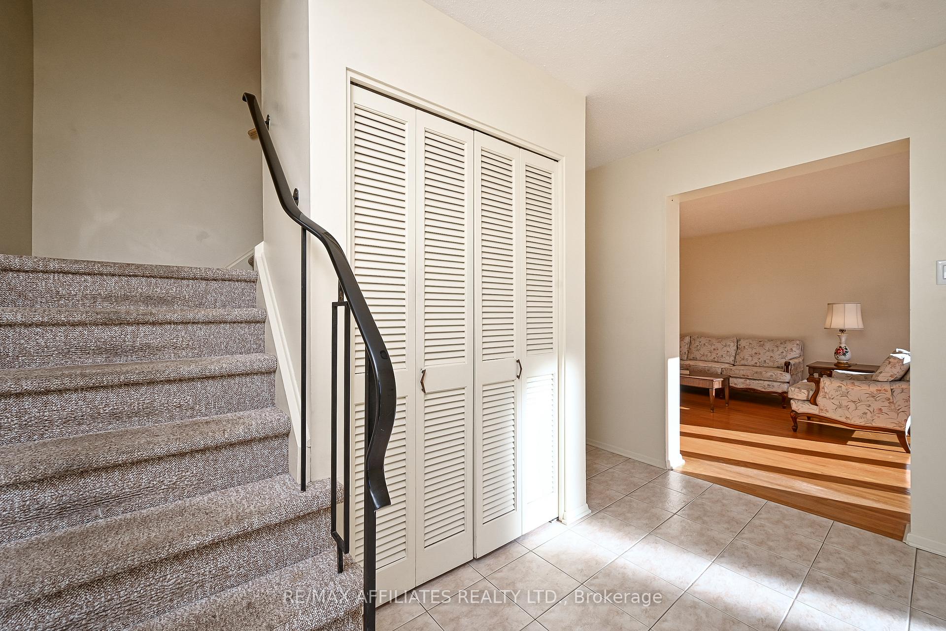 Photo 3 of 57 Meadowbank Drive, Ottawa, Briargreen — HOMEH