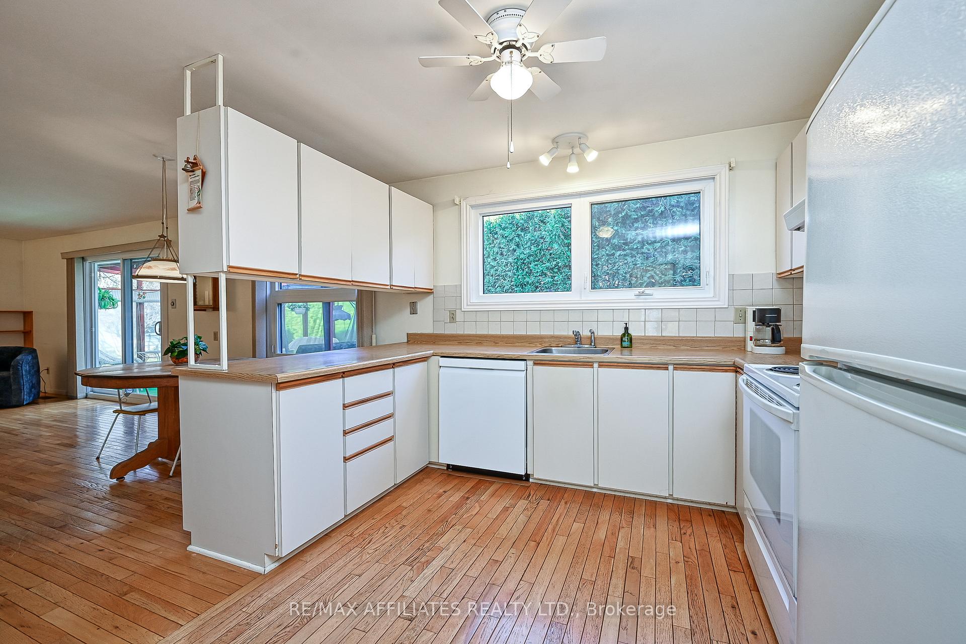 Photo 9 of 57 Meadowbank Drive, Ottawa, Briargreen — HOMEH