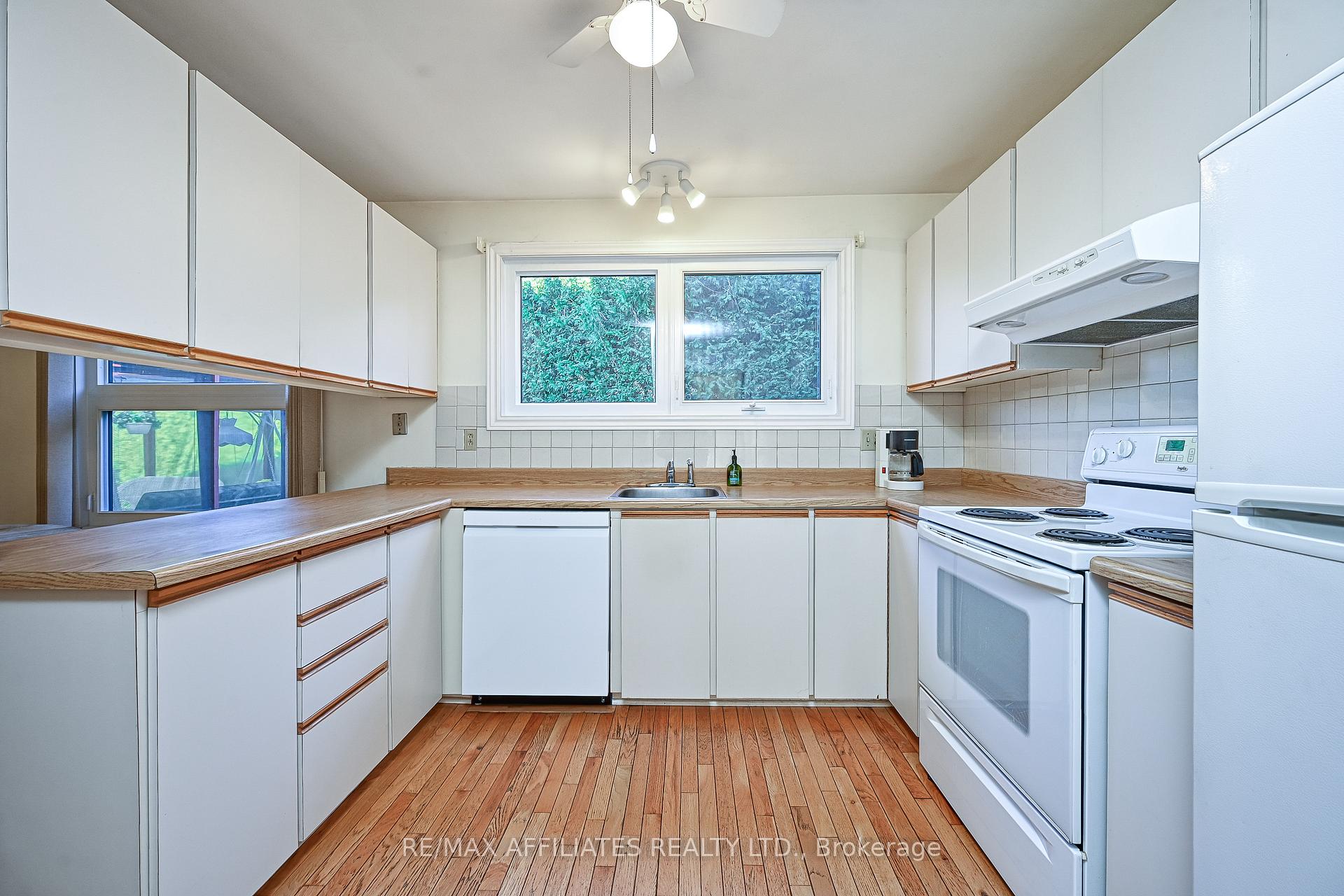 Photo 10 of 57 Meadowbank Drive, Ottawa, Briargreen — HOMEH