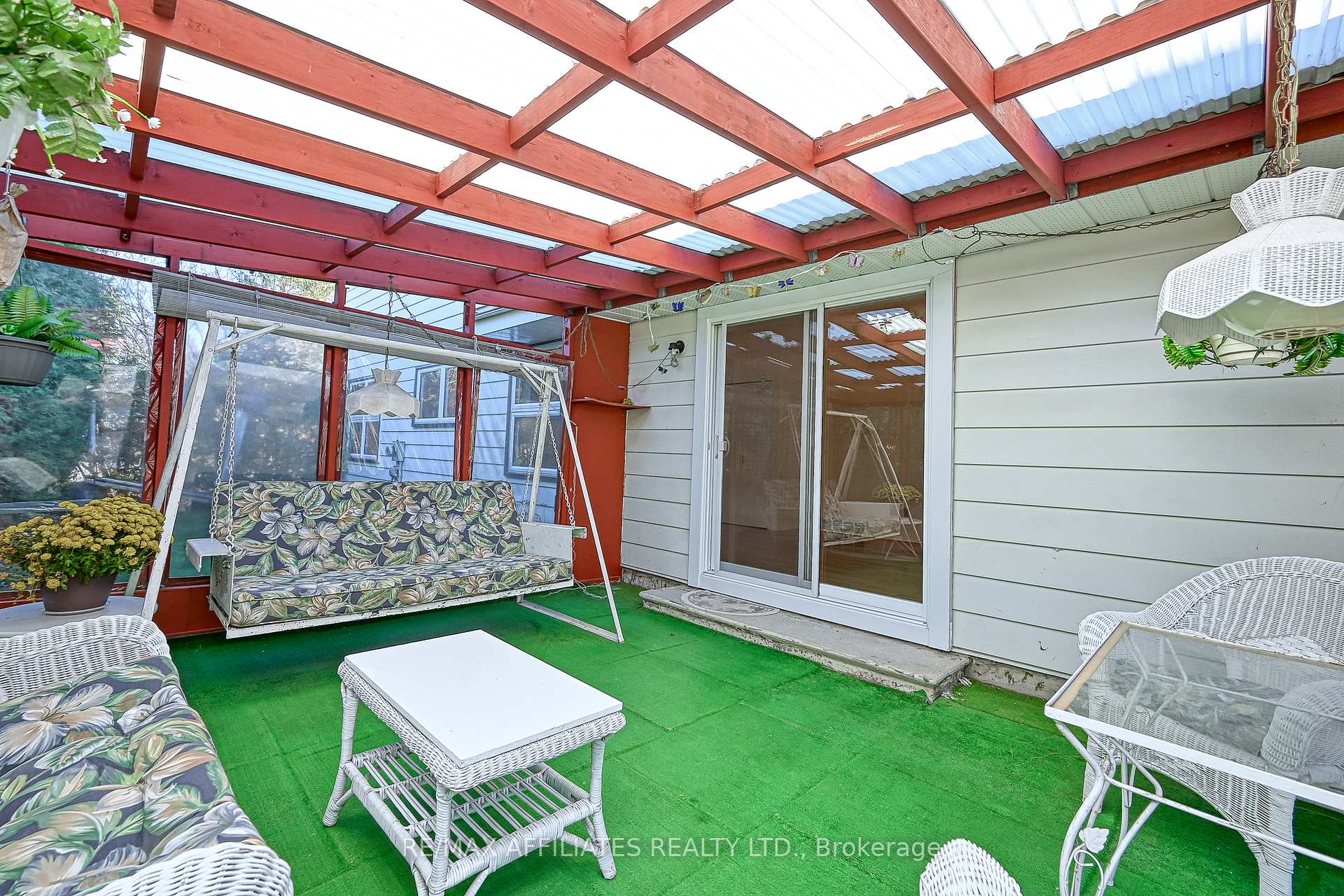 Photo 18 of 57 Meadowbank Drive, Ottawa, Briargreen — HOMEH