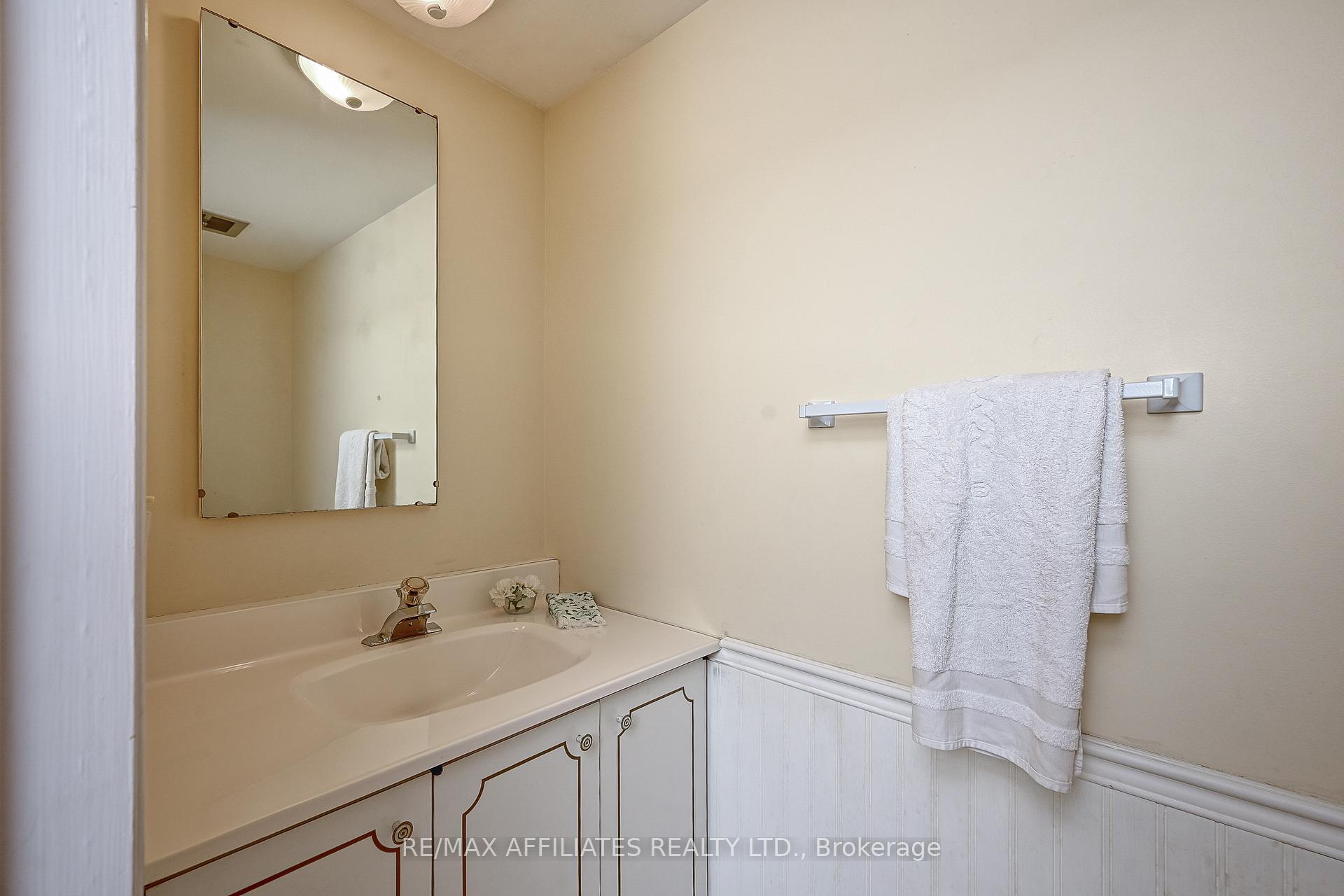 Photo 19 of 57 Meadowbank Drive, Ottawa, Briargreen — HOMEH
