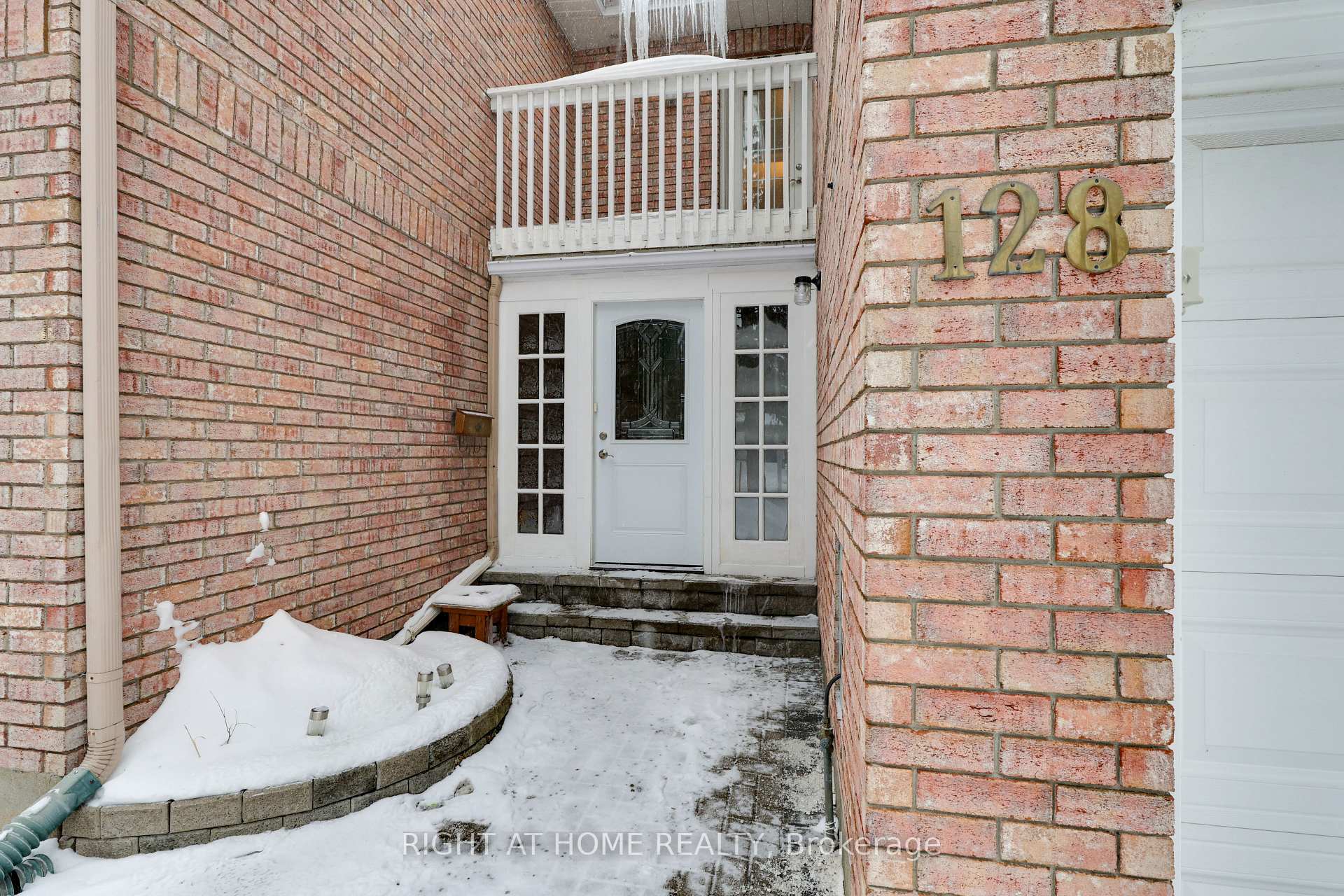 Photo 2 of 128 Thornbury Crescent, Ottawa, Centrepointe — HOMEH