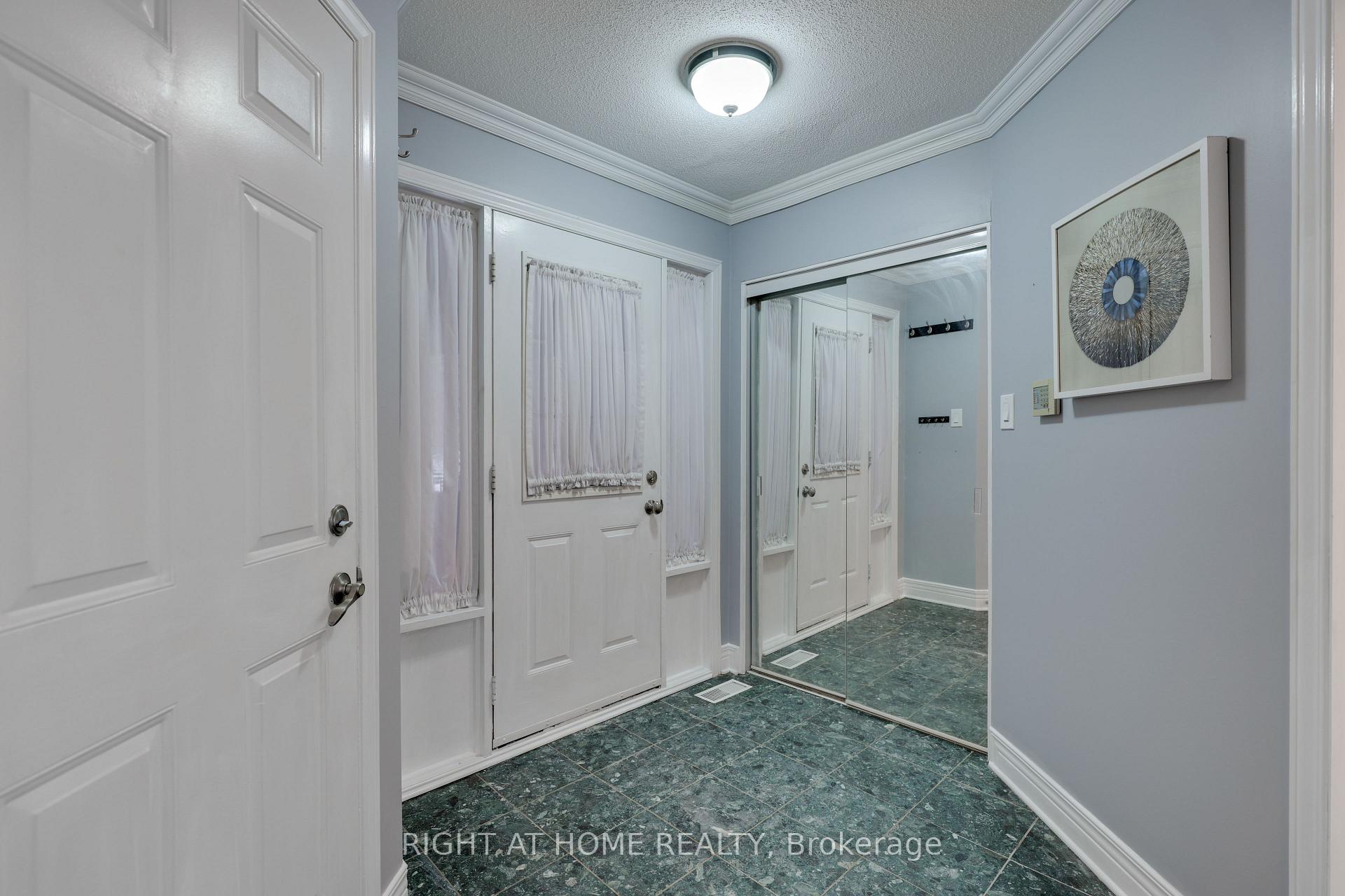 Photo 4 of 128 Thornbury Crescent, Ottawa, Centrepointe — HOMEH