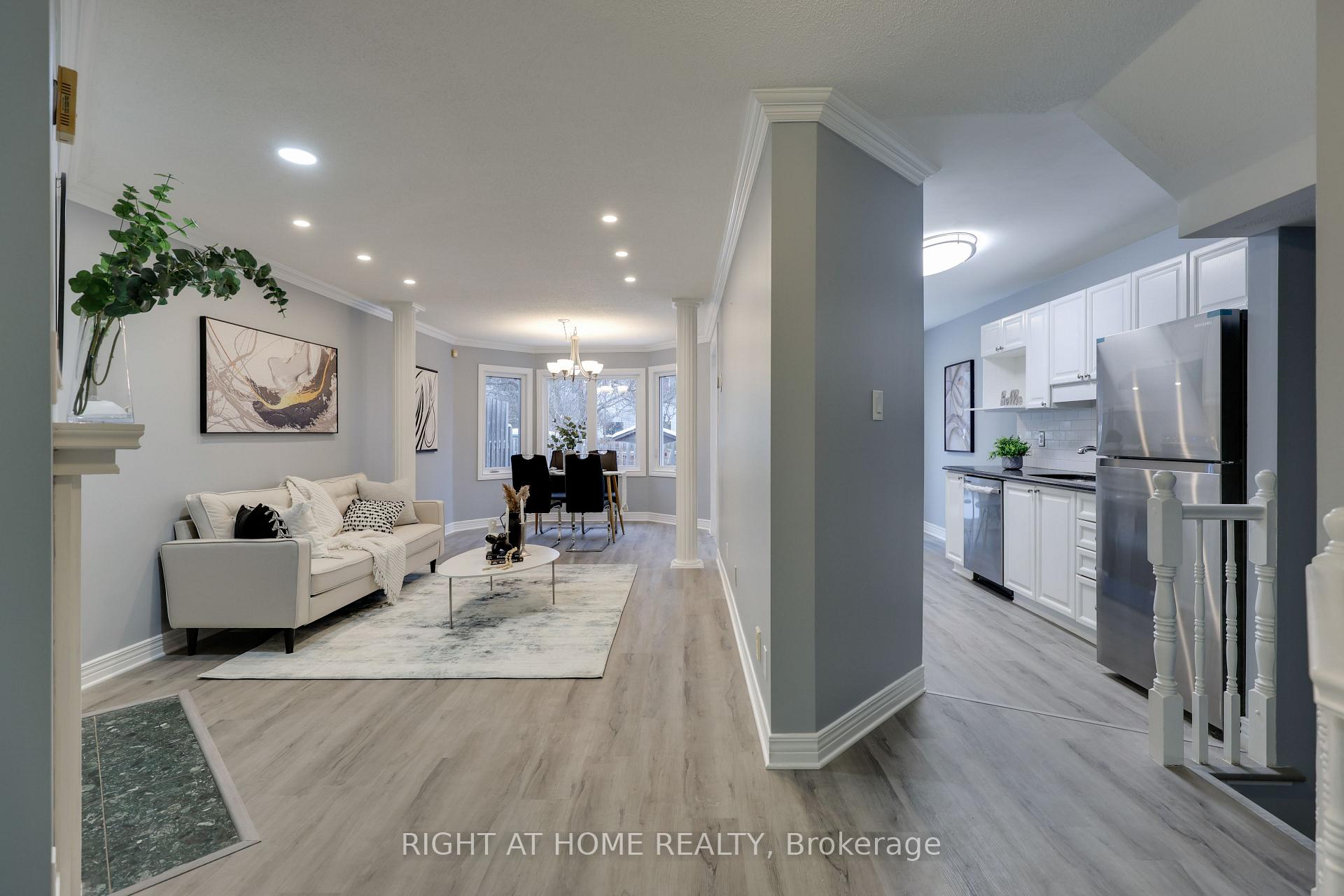 Photo 8 of 128 Thornbury Crescent, Ottawa, Centrepointe — HOMEH