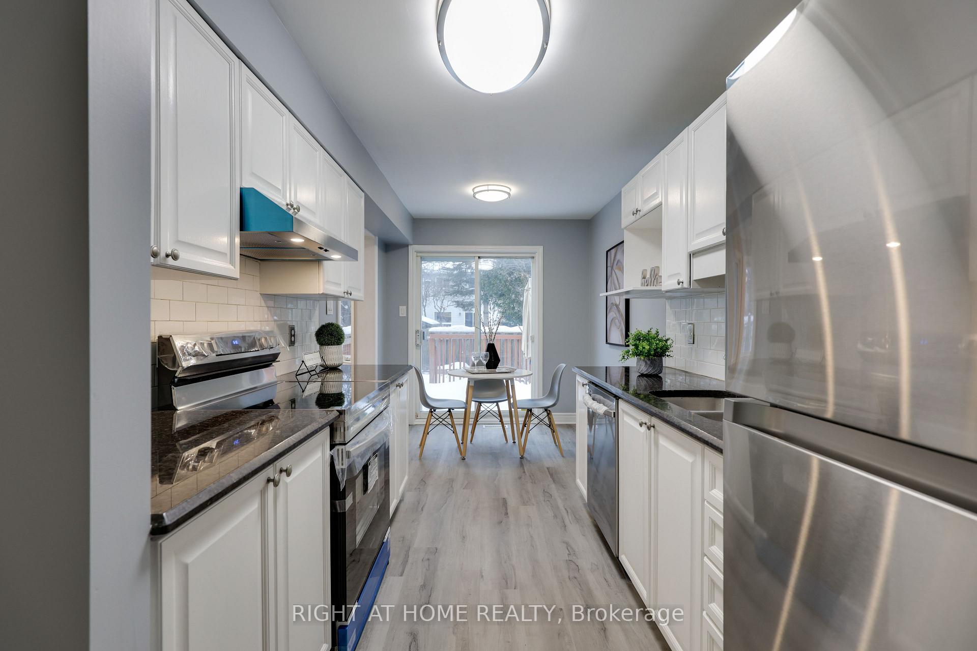 Photo 15 of 128 Thornbury Crescent, Ottawa, Centrepointe — HOMEH