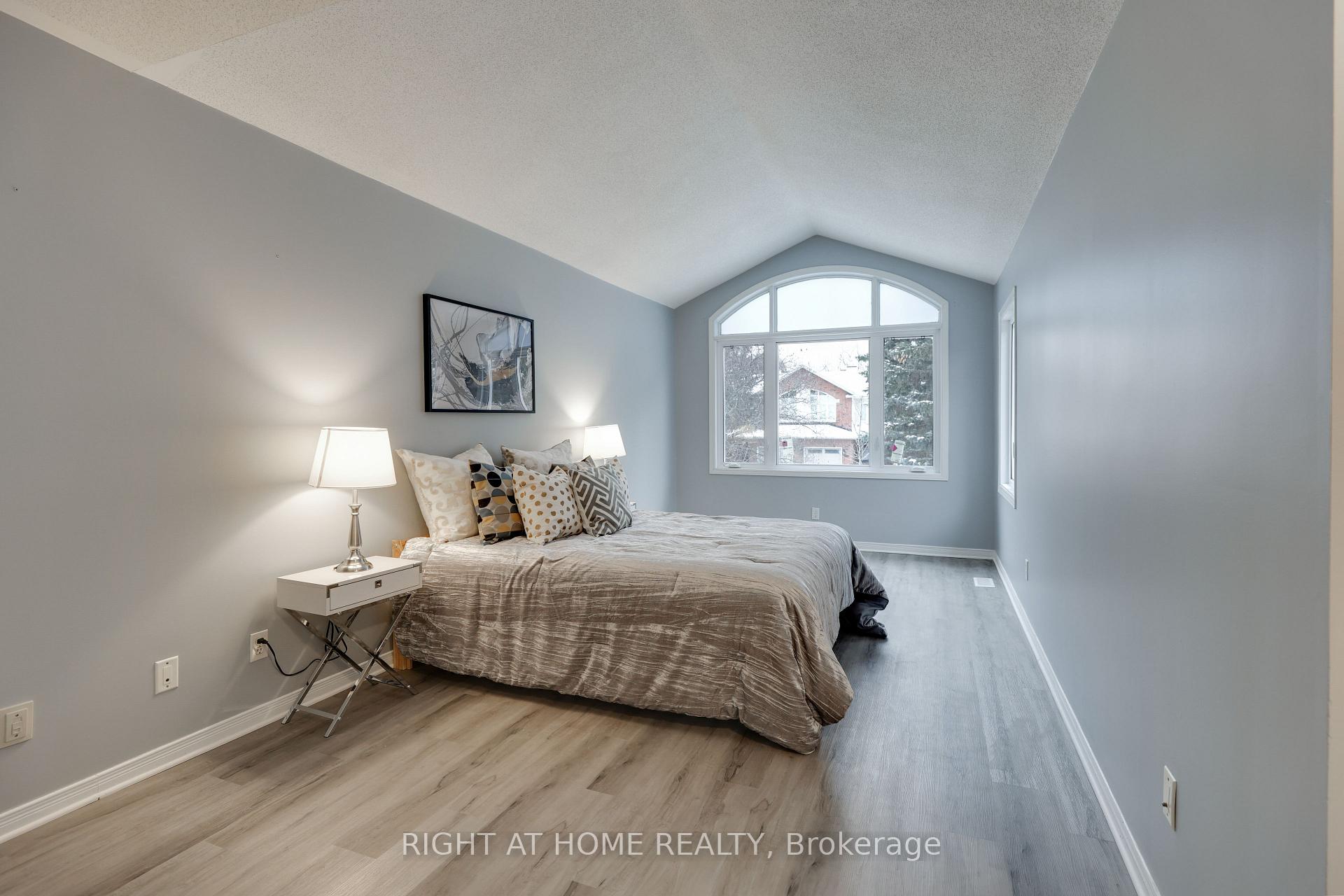Photo 22 of 128 Thornbury Crescent, Ottawa, Centrepointe — HOMEH