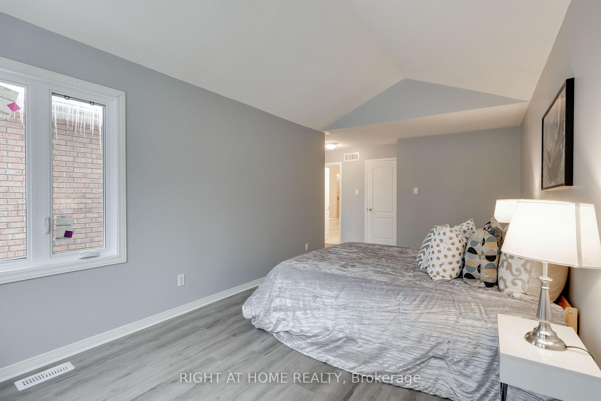 Photo 23 of 128 Thornbury Crescent, Ottawa, Centrepointe — HOMEH