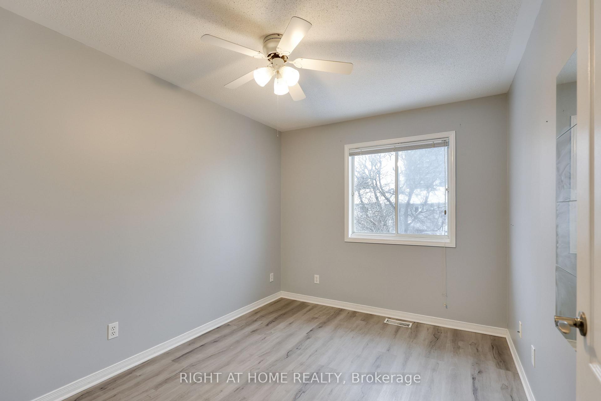 Photo 32 of 128 Thornbury Crescent, Ottawa, Centrepointe — HOMEH