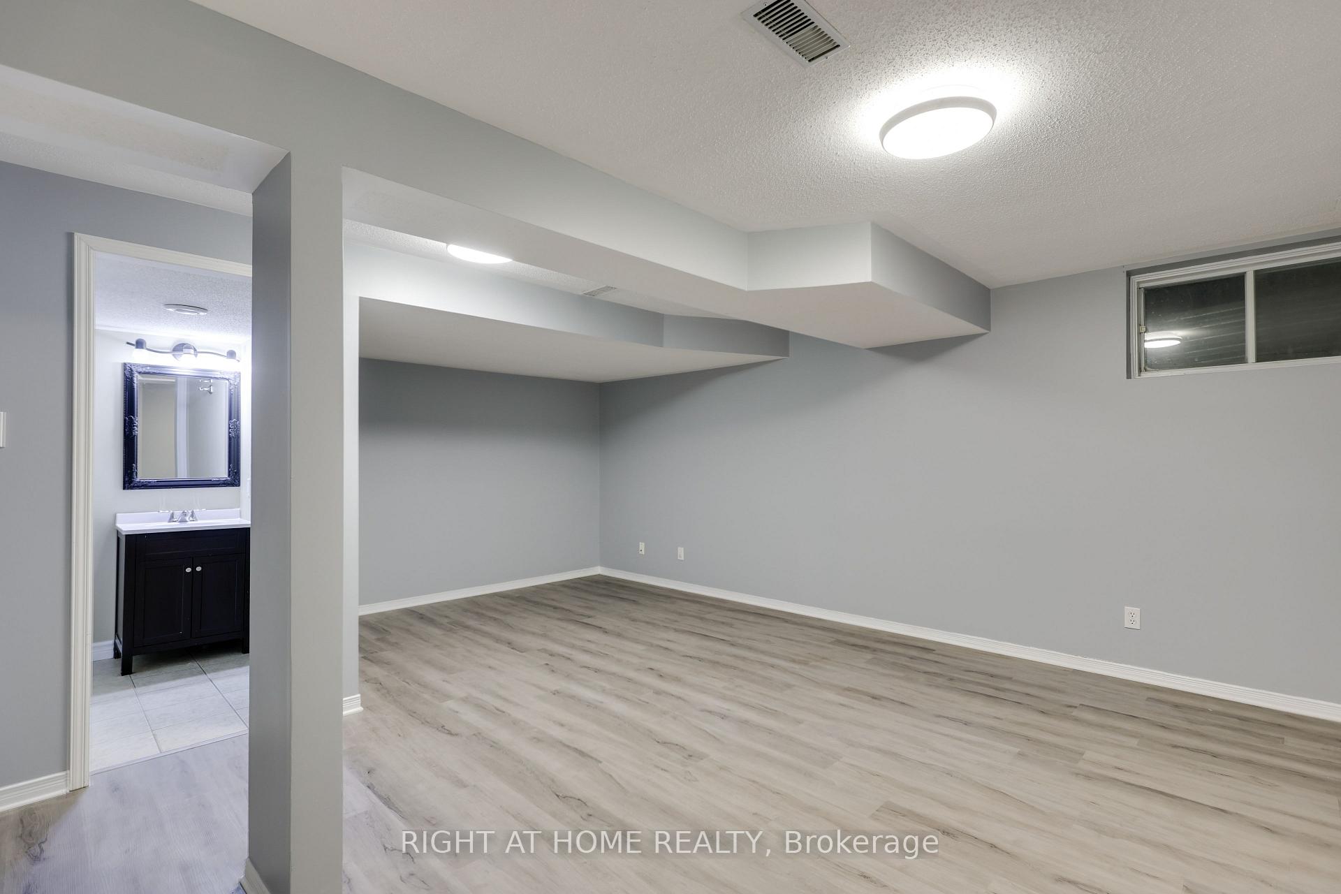 Photo 37 of 128 Thornbury Crescent, Ottawa, Centrepointe — HOMEH