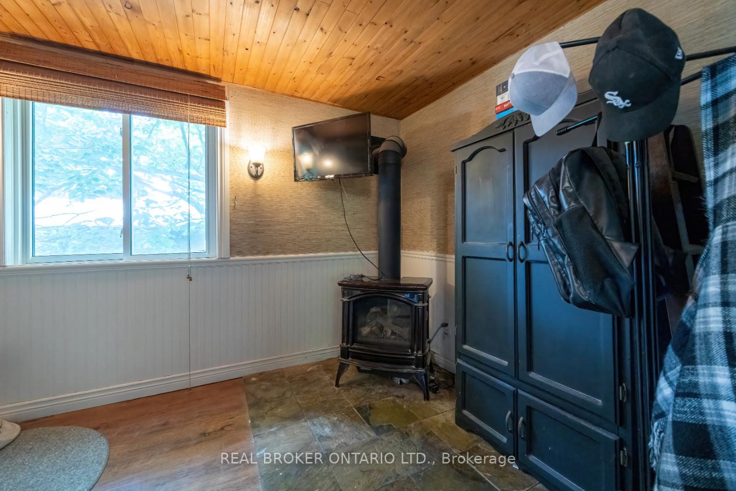 Photo 20 of 126 Pine Point Lane, Scugog, Rural Scugog — HOMEH