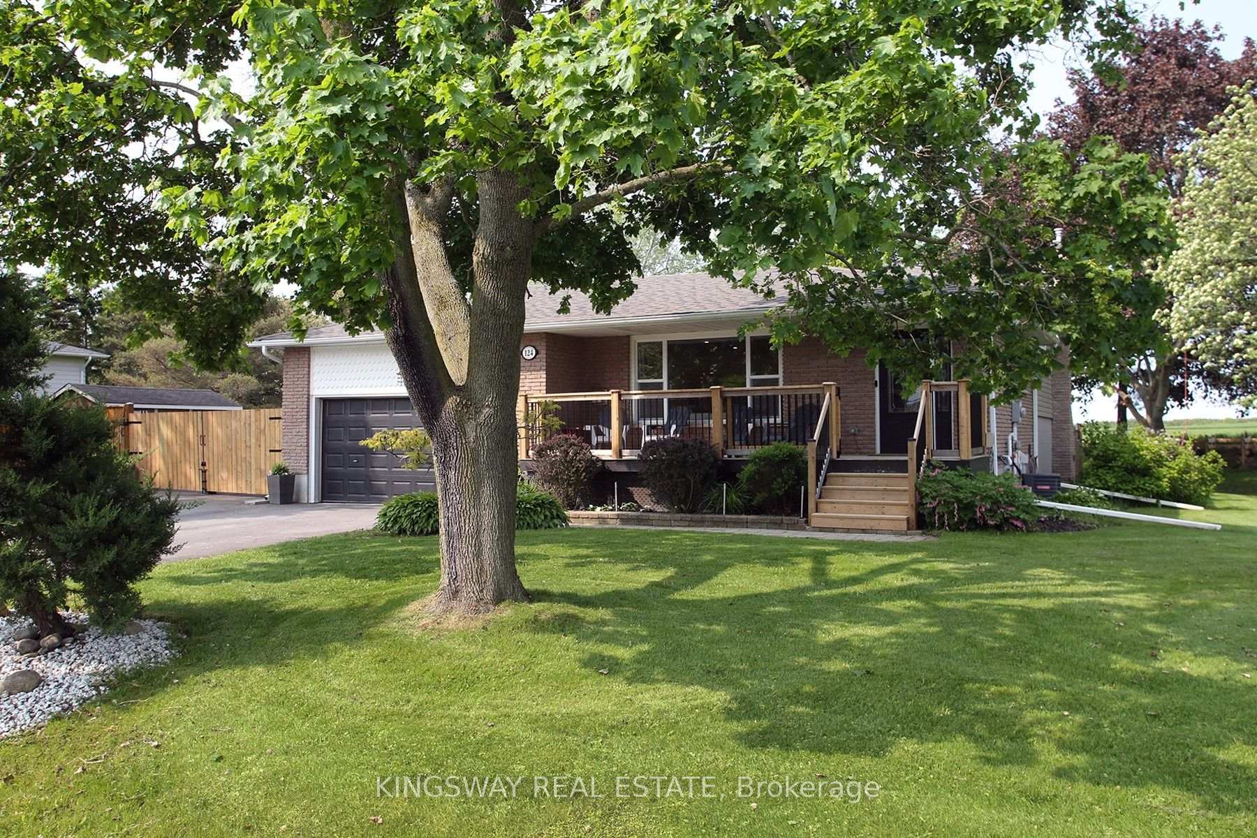 Photo 8 of 124 Greensboro Drive, Scugog, Blackstock — HOMEH