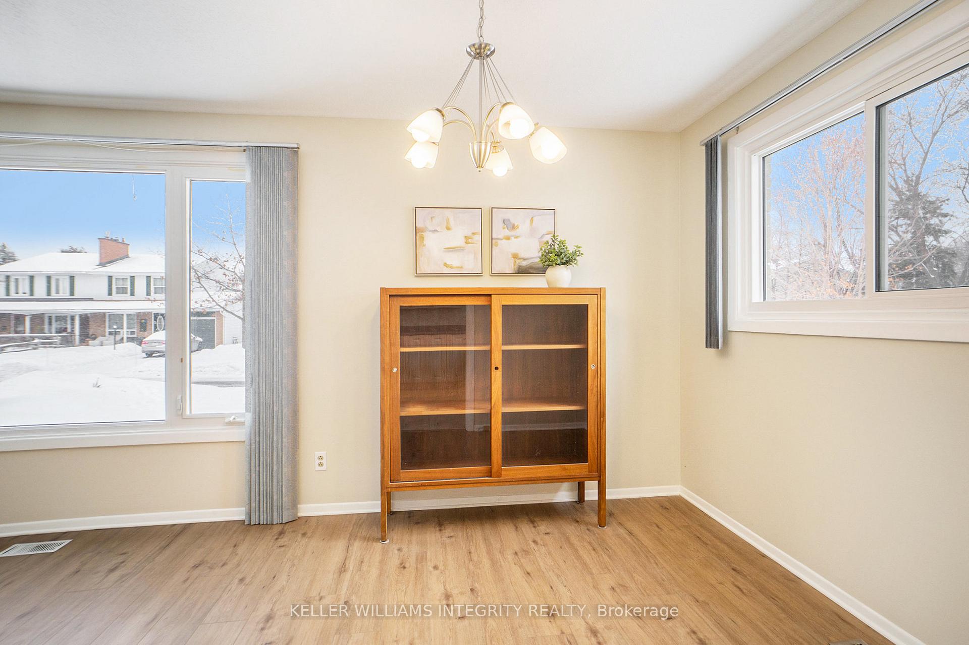 Photo 10 of 93 Hobart Crescent, Ottawa, Sheahan Estates/Trend Village — HOMEH